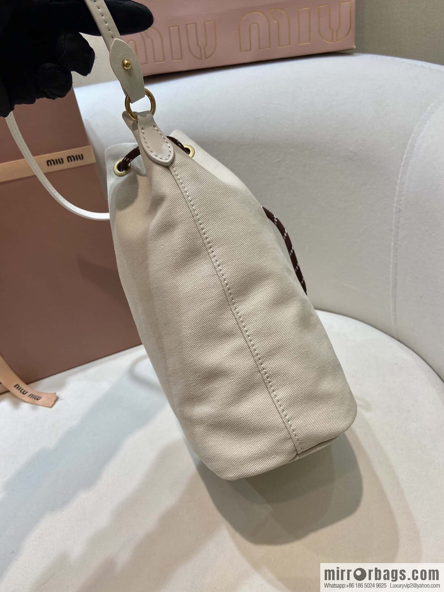 MIUMIU 🎉 new bucket bag 🎉 5NR038 🎉🎉 white