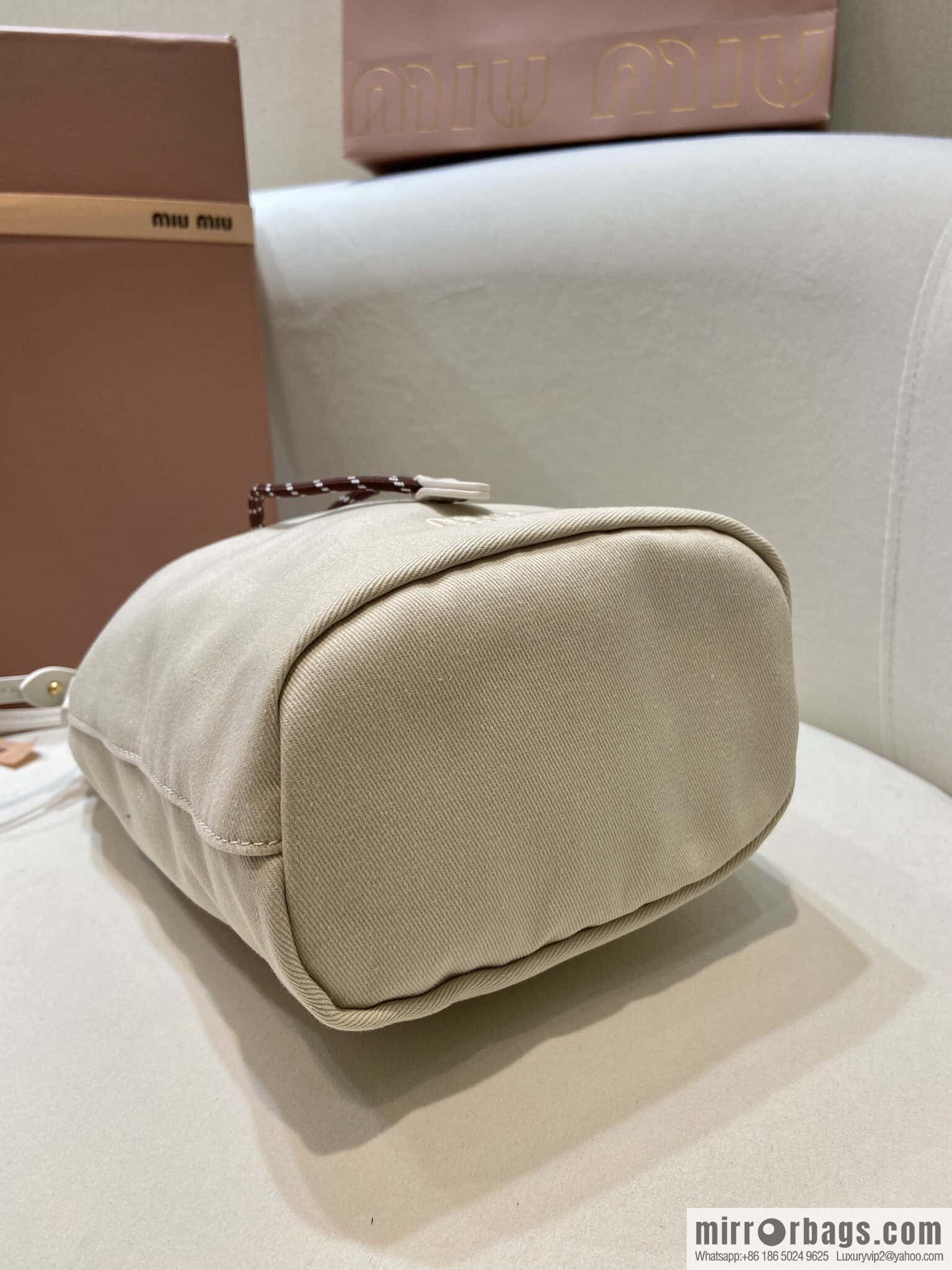 MIUMIU 🎉 new bucket bag 🎉 5NR038 🎉🎉 white