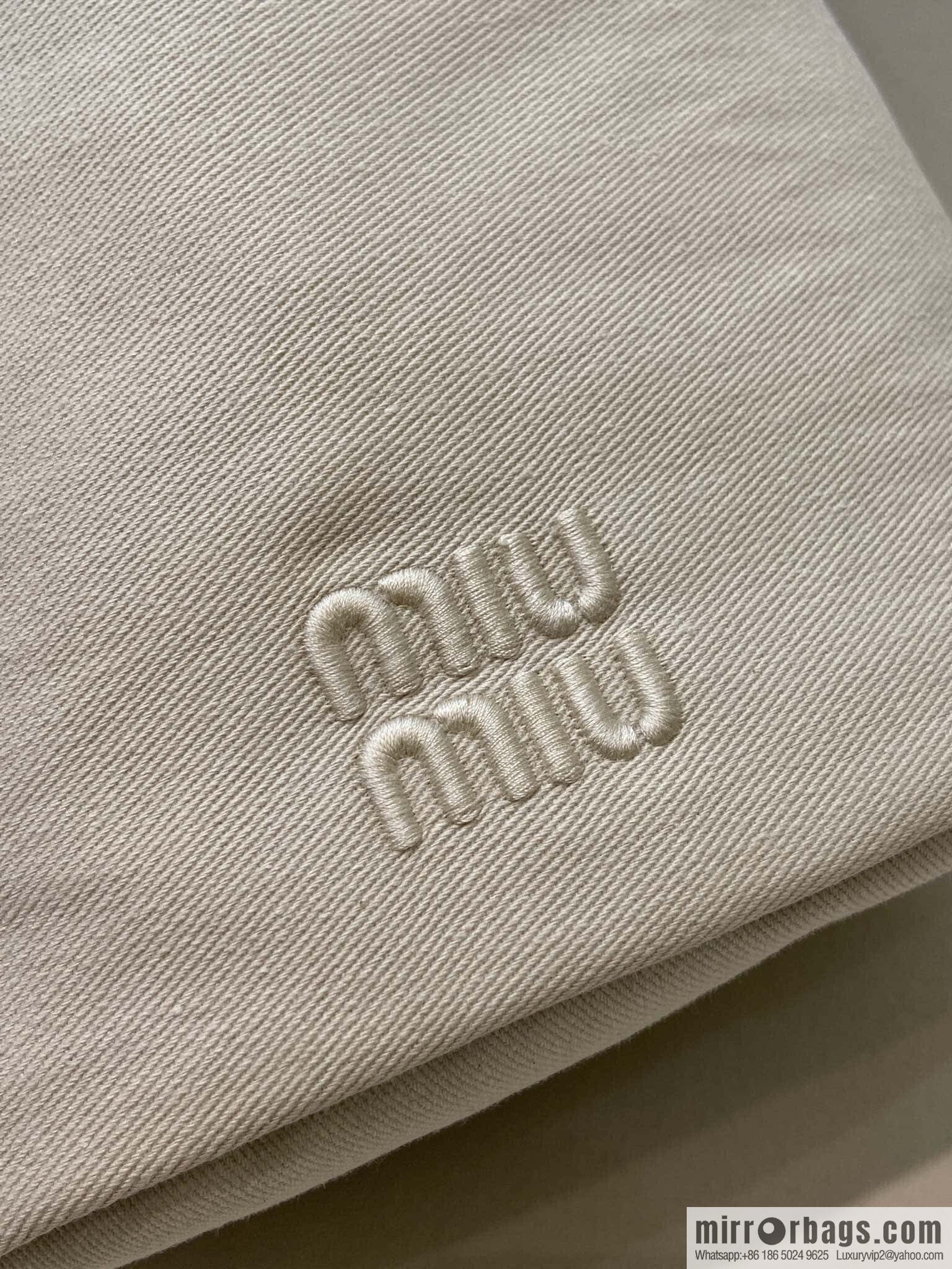 MIUMIU 🎉 new bucket bag 🎉 5NR038 🎉🎉 white