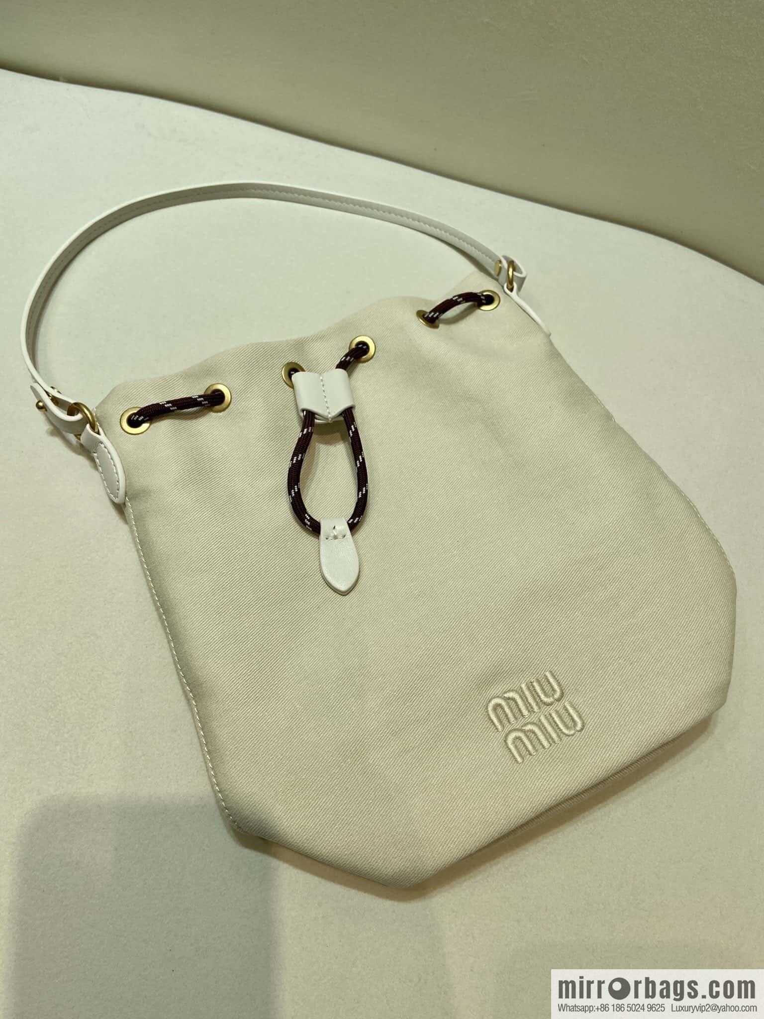 MIUMIU 🎉 new bucket bag 🎉 5NR038 🎉🎉 white