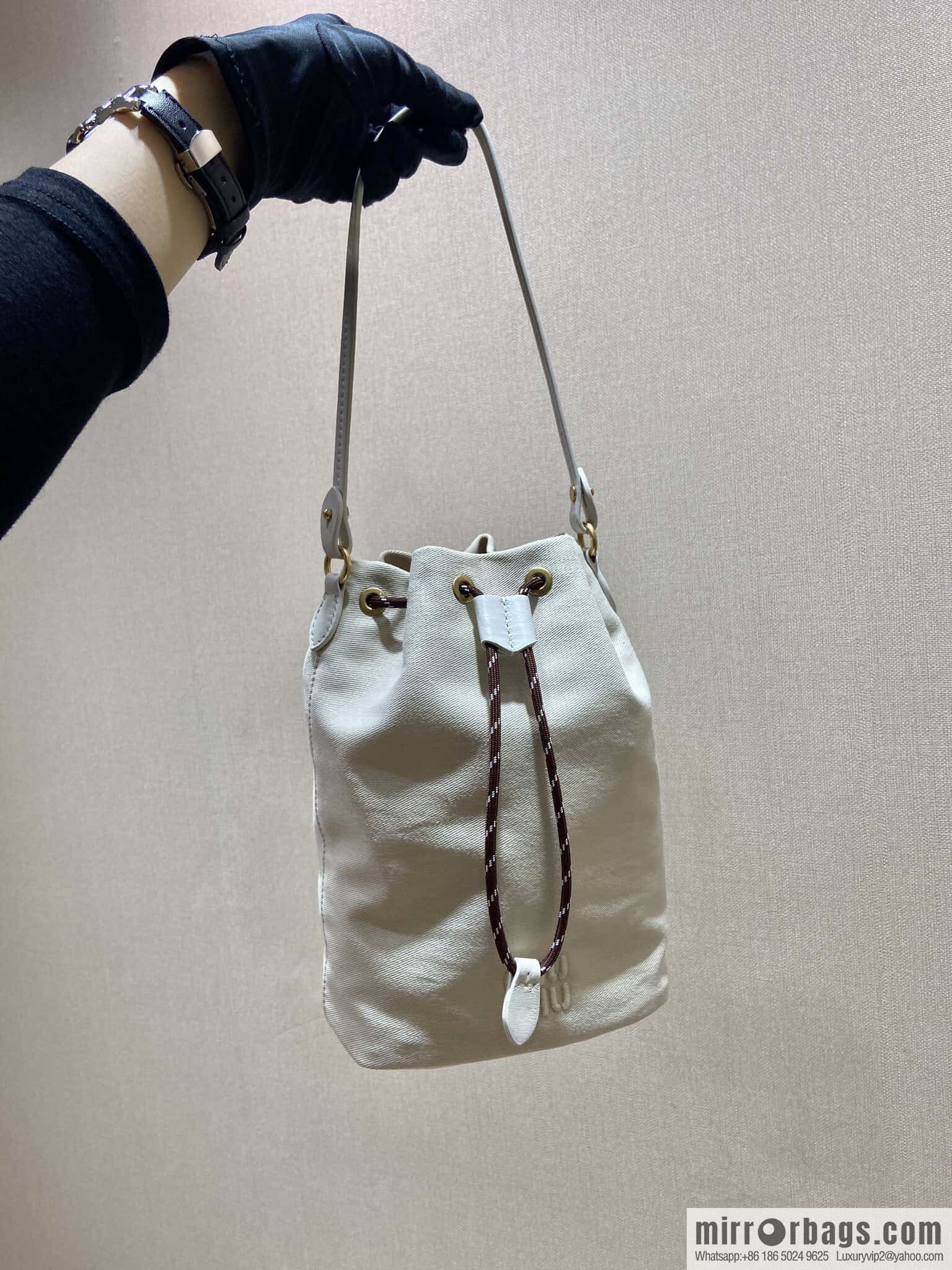MIUMIU 🎉 new bucket bag 🎉 5NR038 🎉🎉 white