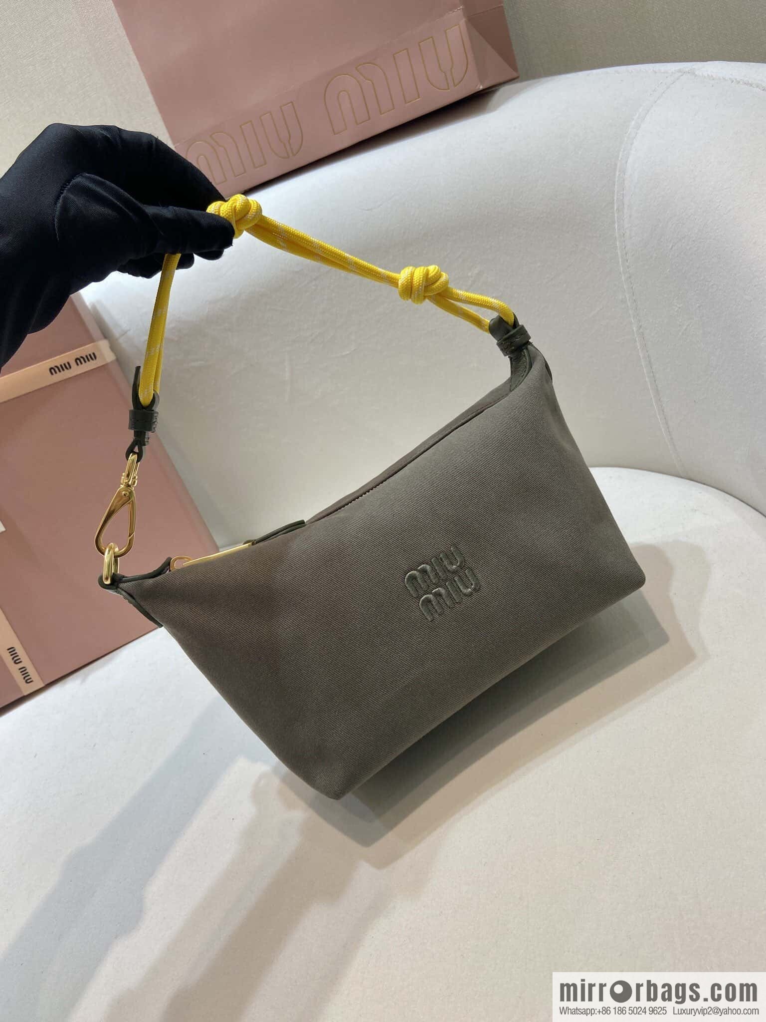 MIUMIU 🎉 new 🎉 5NE841 lunch bag 🎉🎉 green