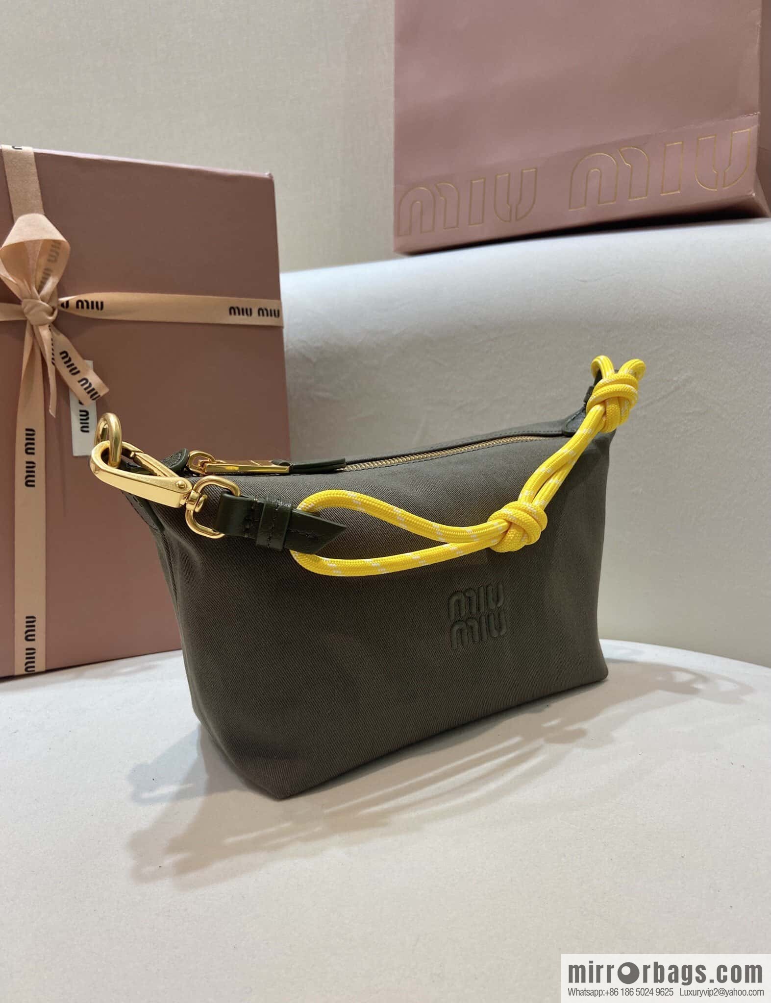 MIUMIU 🎉 new 🎉 5NE841 lunch bag 🎉🎉 green