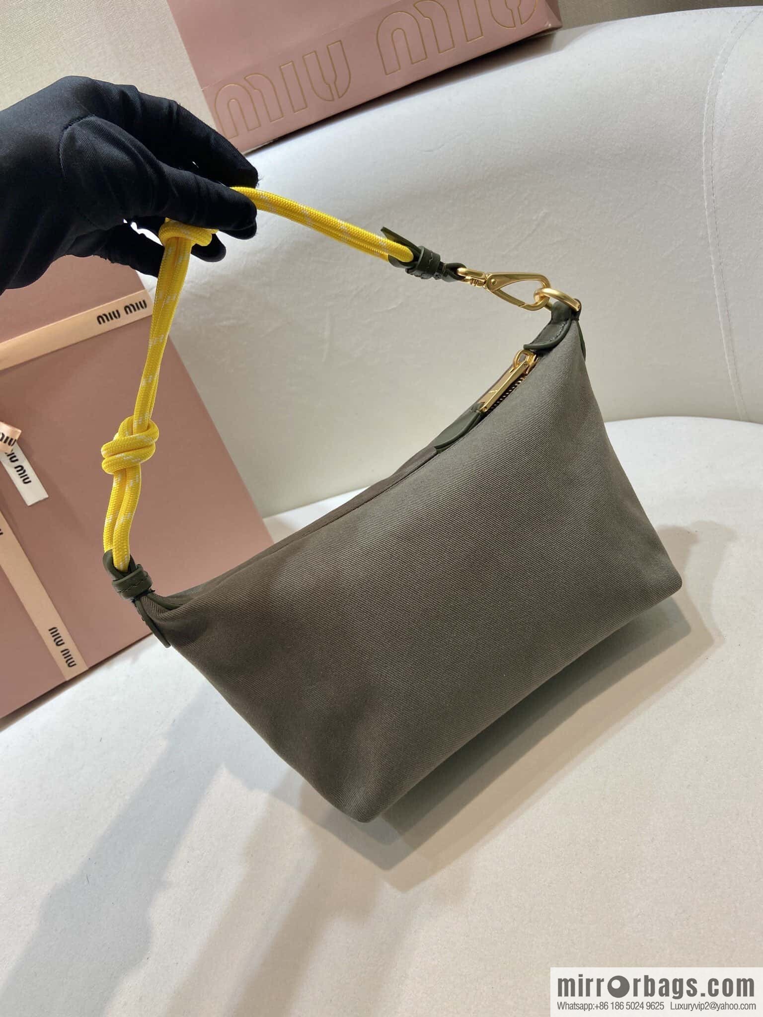 MIUMIU 🎉 new 🎉 5NE841 lunch bag 🎉🎉 green