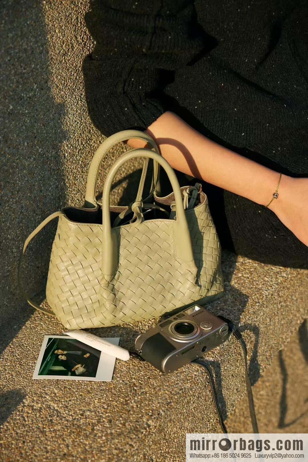 BV small Pinacoteca tote bag, travertine green 819004
