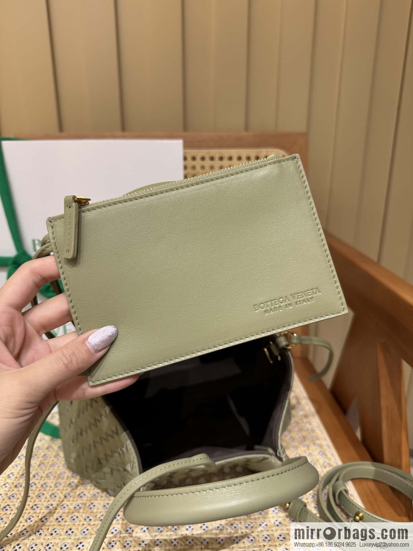 BV small Pinacoteca tote bag, travertine green 819004