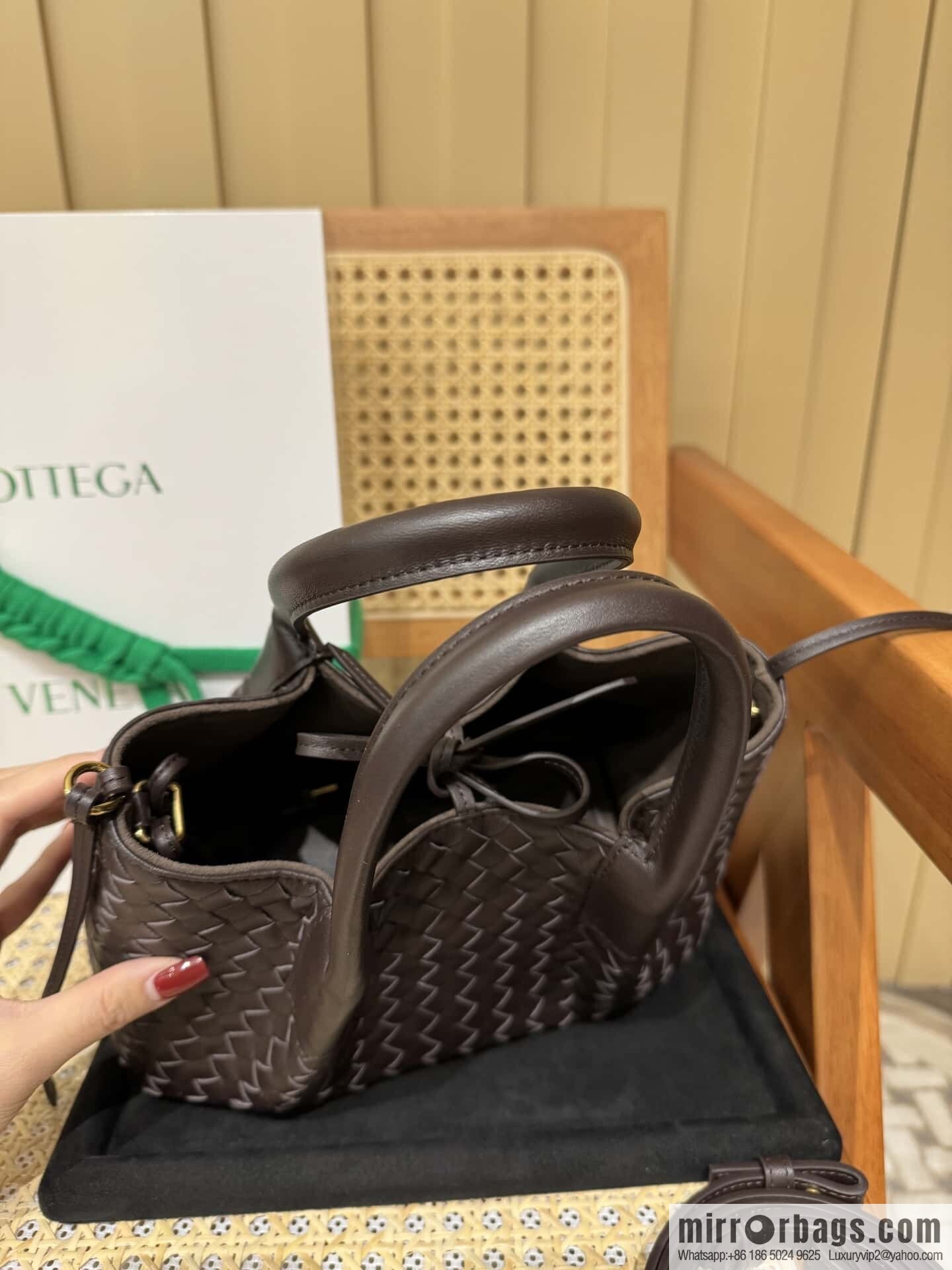BV small Pinacoteca tote bag, chocolate brown 819004