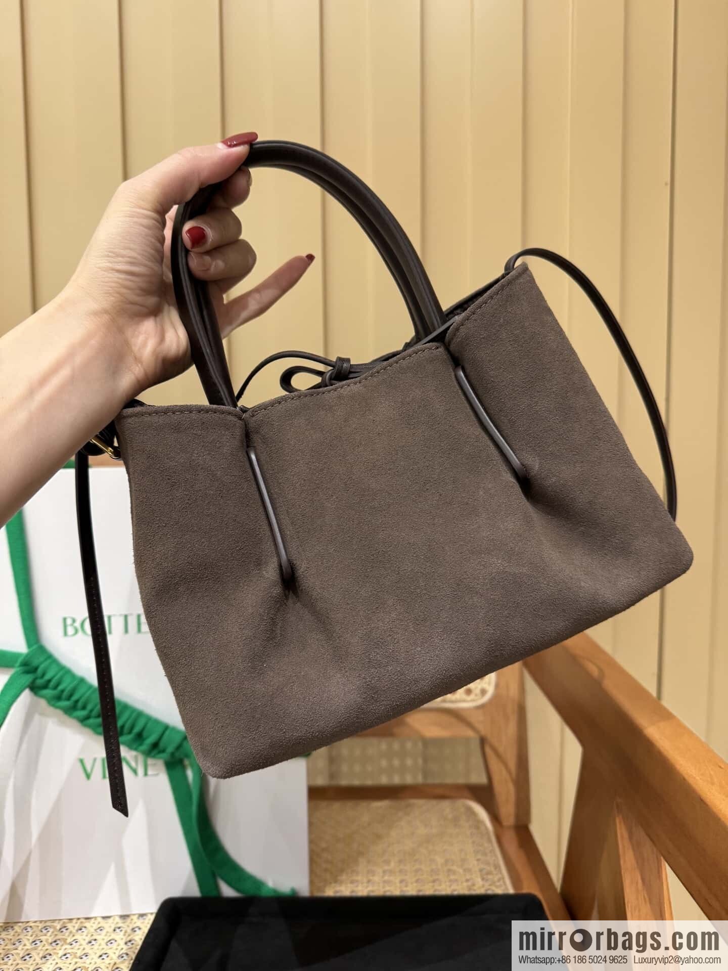 BV small Pinacoteca tote bag, chocolate brown 819004