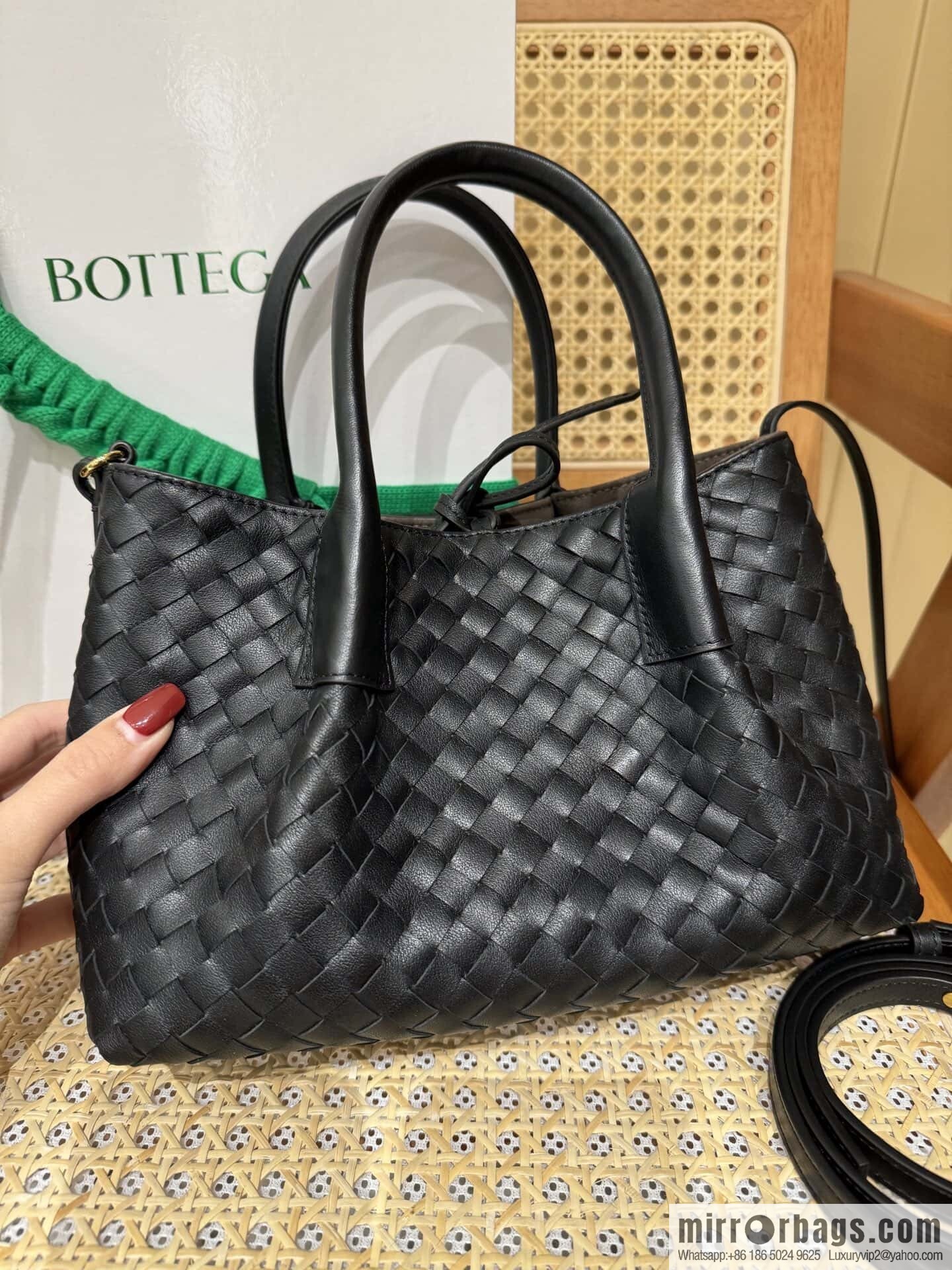 BV small Pinacoteca tote bag, black 819004