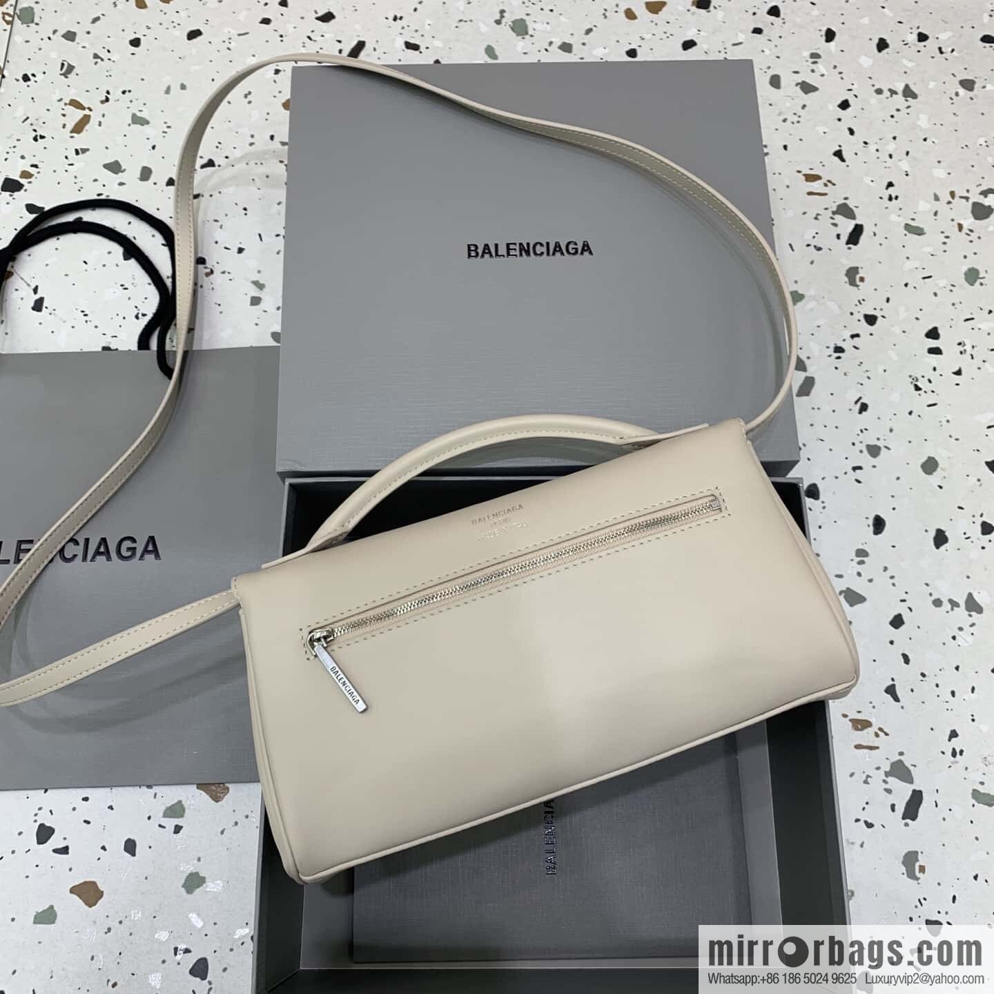 Balenciaga's new Bel Air Clutch flip clutch bag 843943 [light pink]