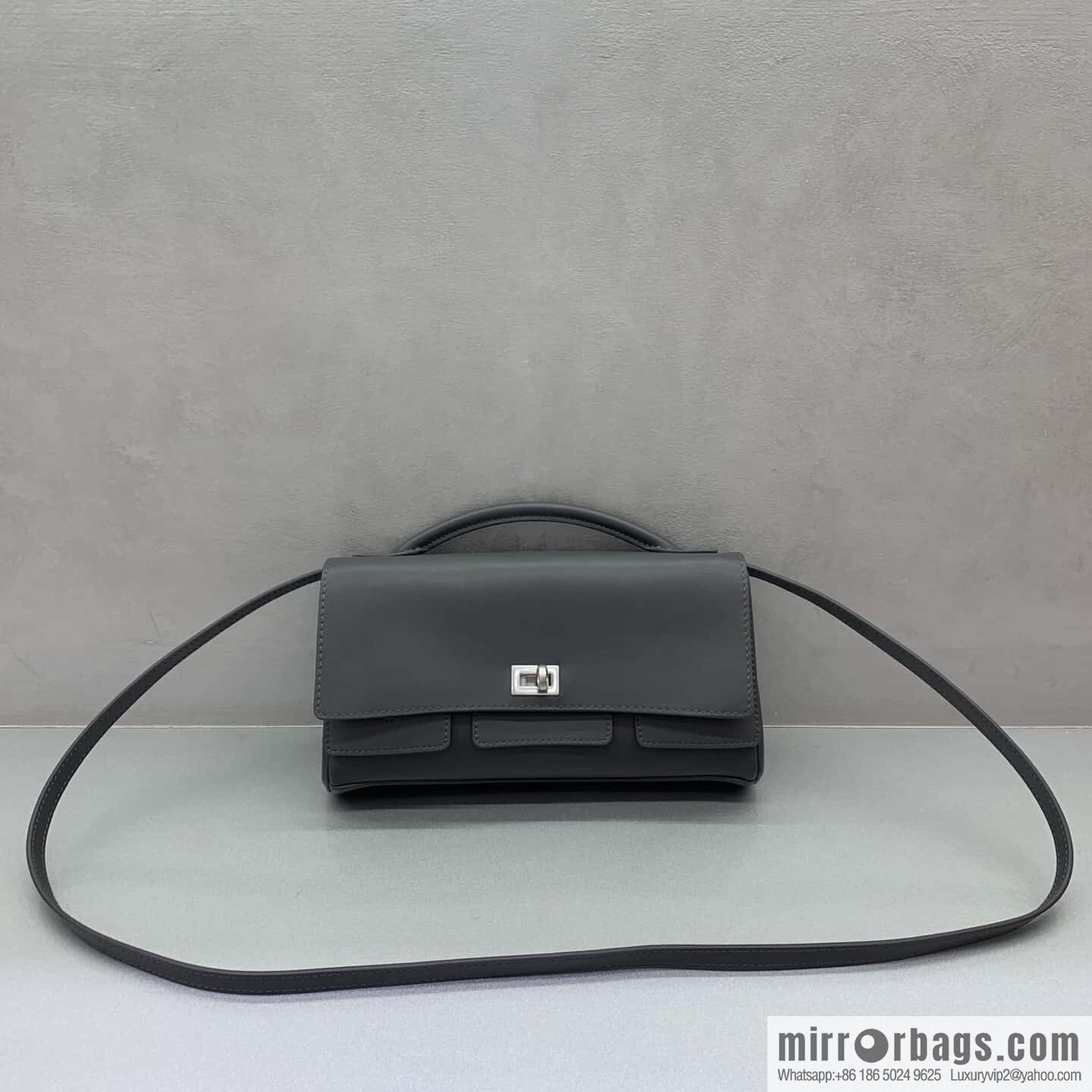Balenciaga's new Bel Air Clutch clamshell clutch bag 843943 [dark gray]