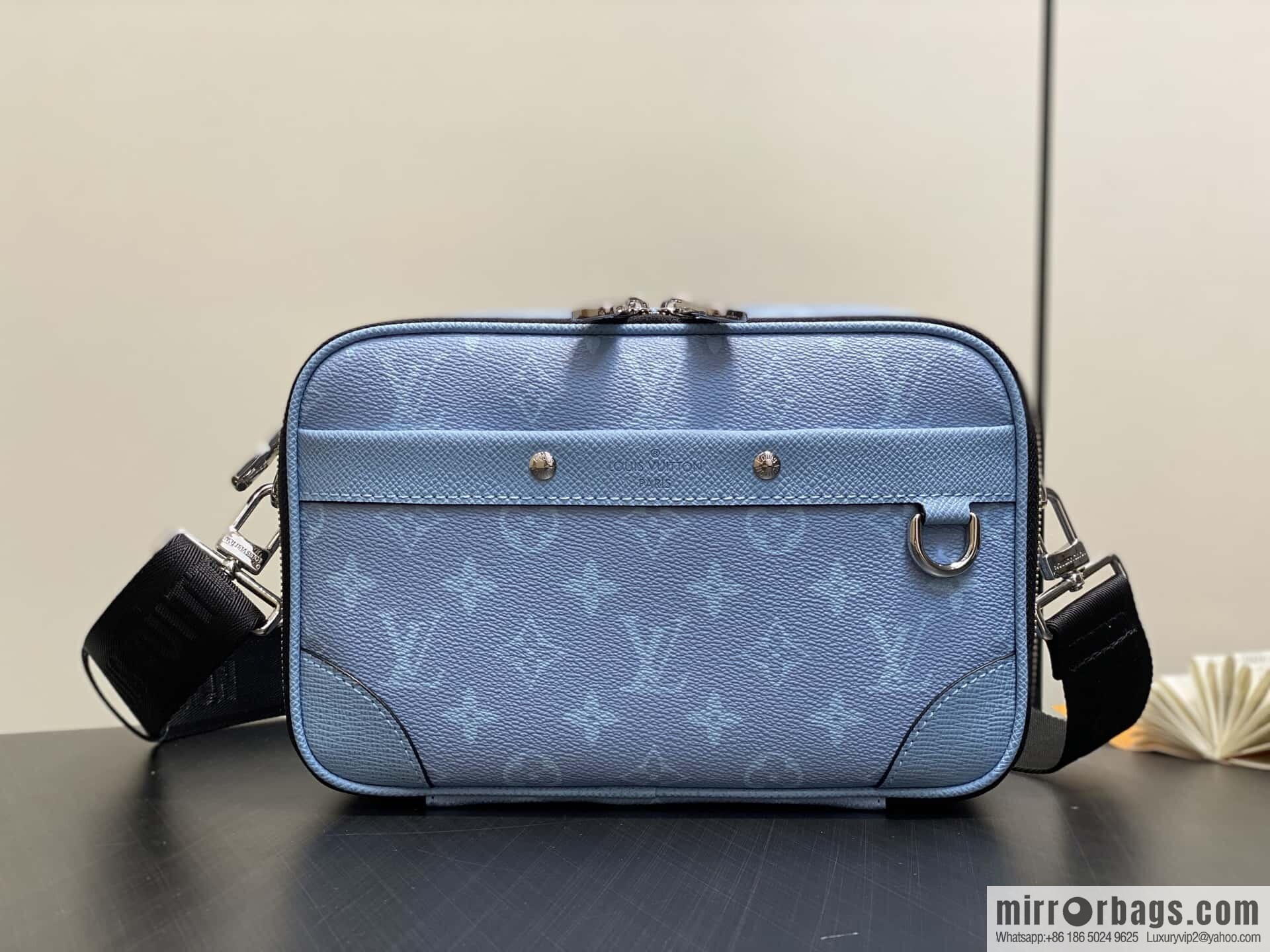 [Boutique‑grade] M14073 light blue, men's bag messenger bag ALPHA messenger bag