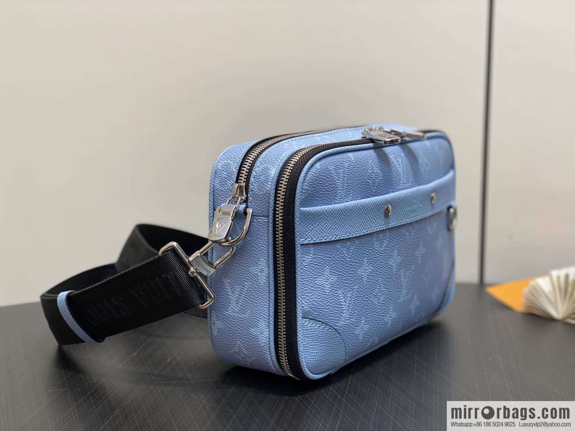 [Boutique‑grade] M14073 light blue, men's bag messenger bag ALPHA messenger bag