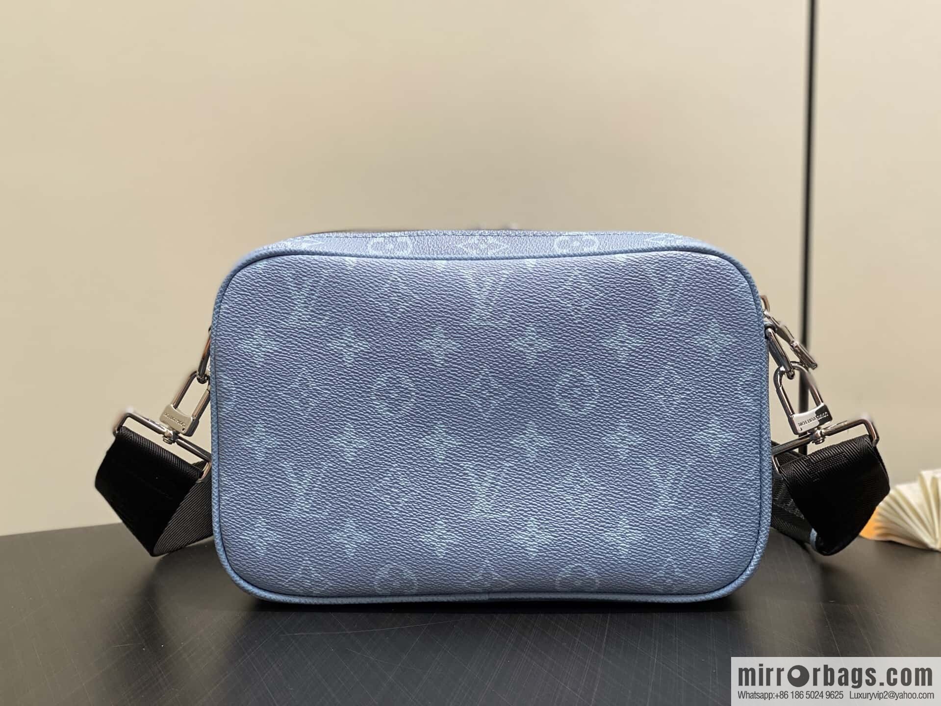 [Boutique‑grade] M14073 light blue, men's bag messenger bag ALPHA messenger bag