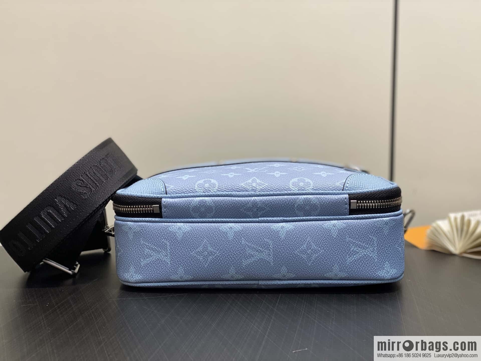 [Boutique‑grade] M14073 light blue, men's bag messenger bag ALPHA messenger bag