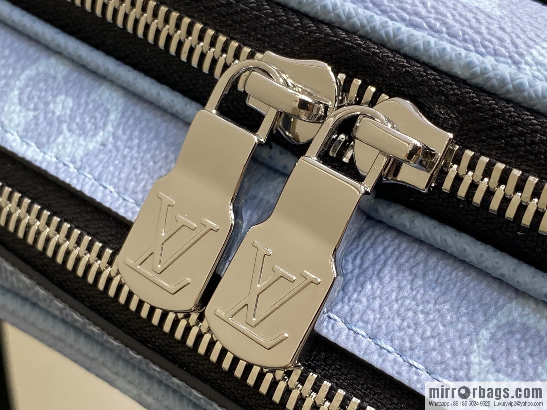 [Boutique‑grade] M14073 light blue, men's bag messenger bag ALPHA messenger bag