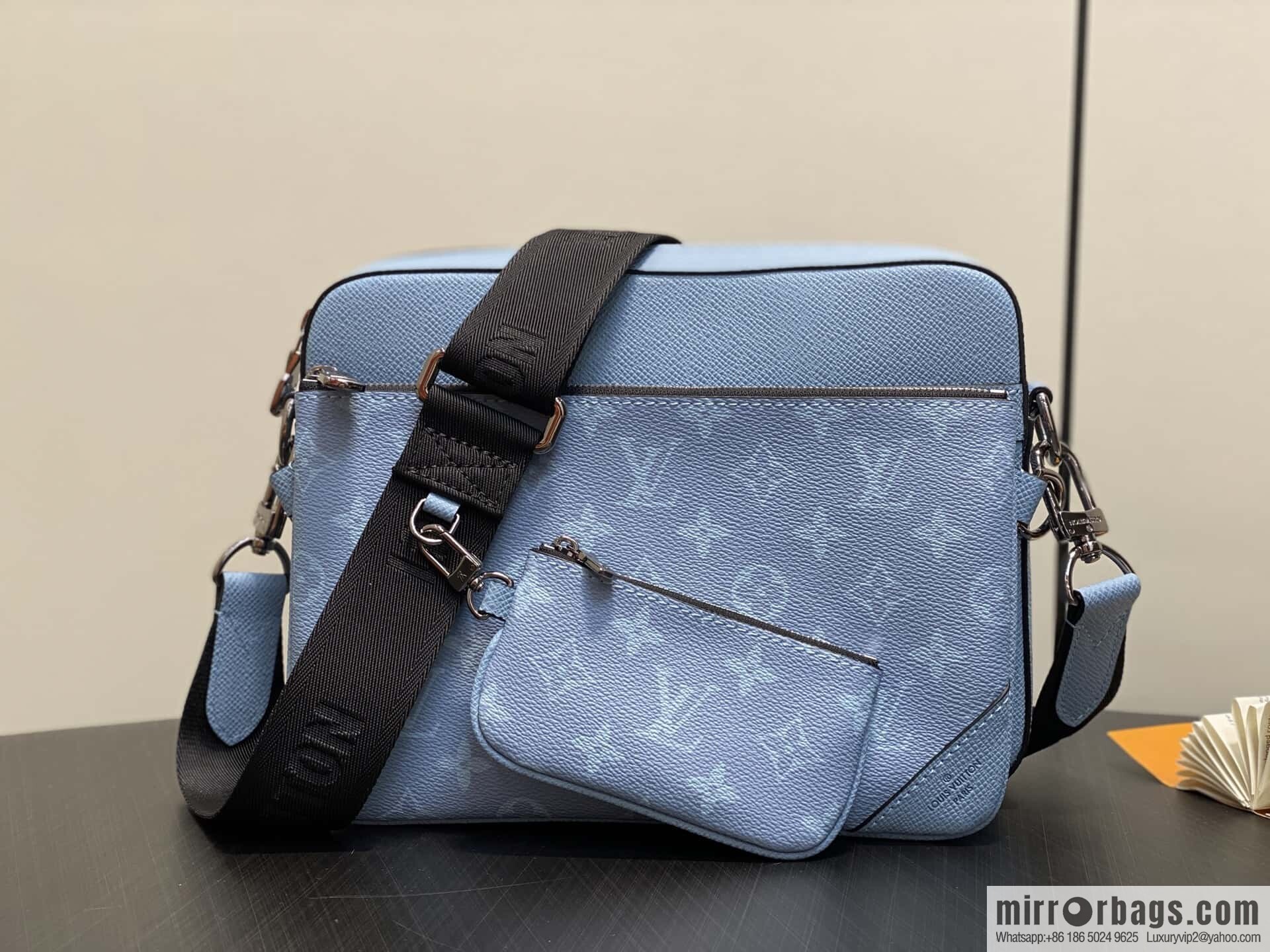 [Boutique‑grade] M14069 light blue, men's bag messenger bag three-piece TRIO messenger bag