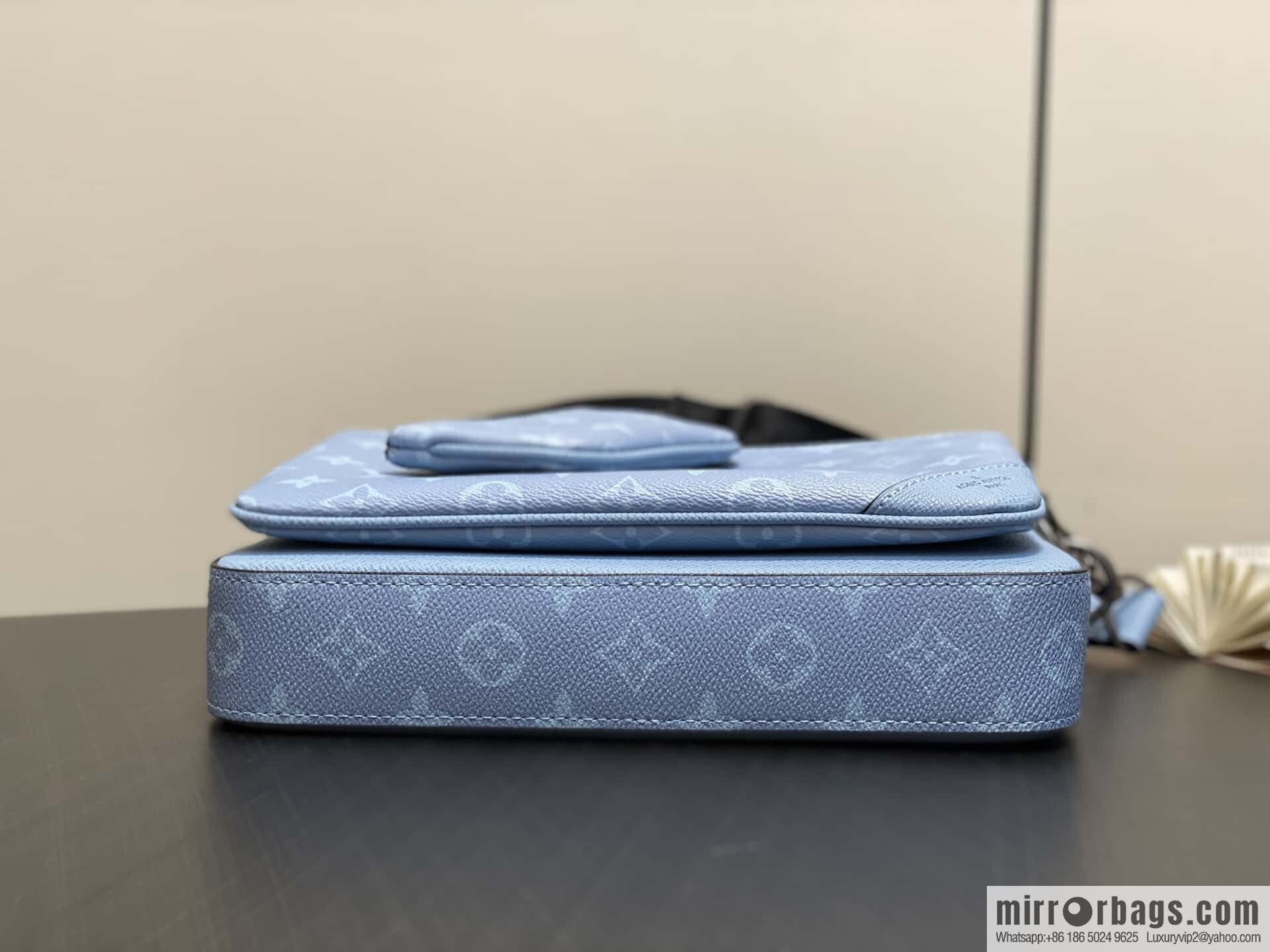 [Boutique‑grade] M14069 light blue, men's bag messenger bag three-piece TRIO messenger bag