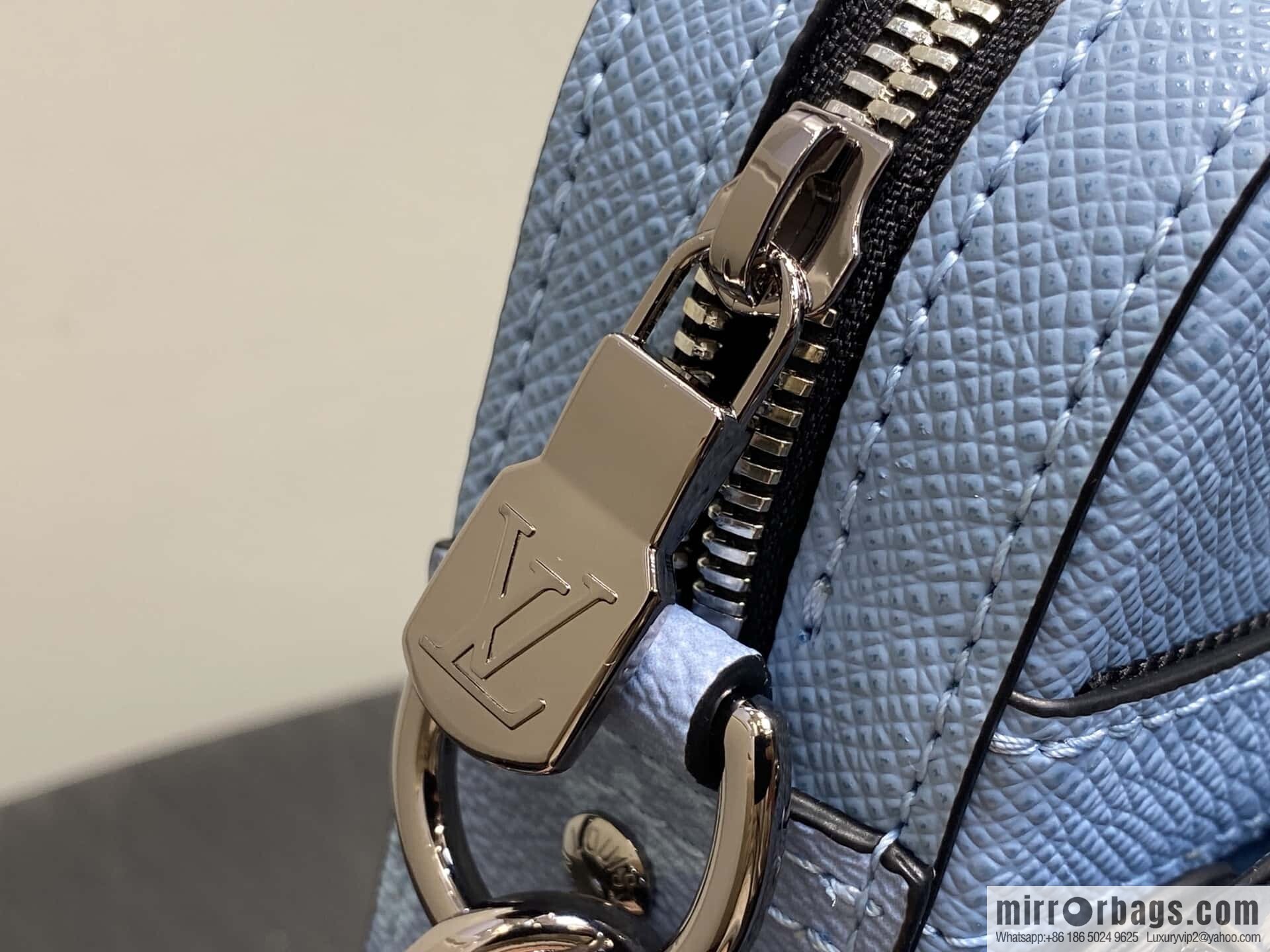 [Boutique‑grade] M14069 light blue, men's bag messenger bag three-piece TRIO messenger bag