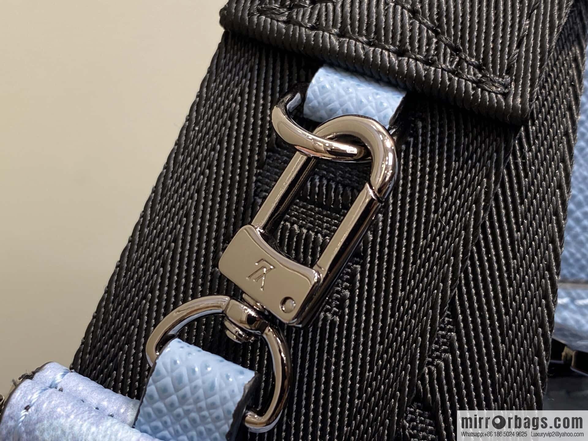 [Boutique‑grade] M14069 light blue, men's bag messenger bag three-piece TRIO messenger bag