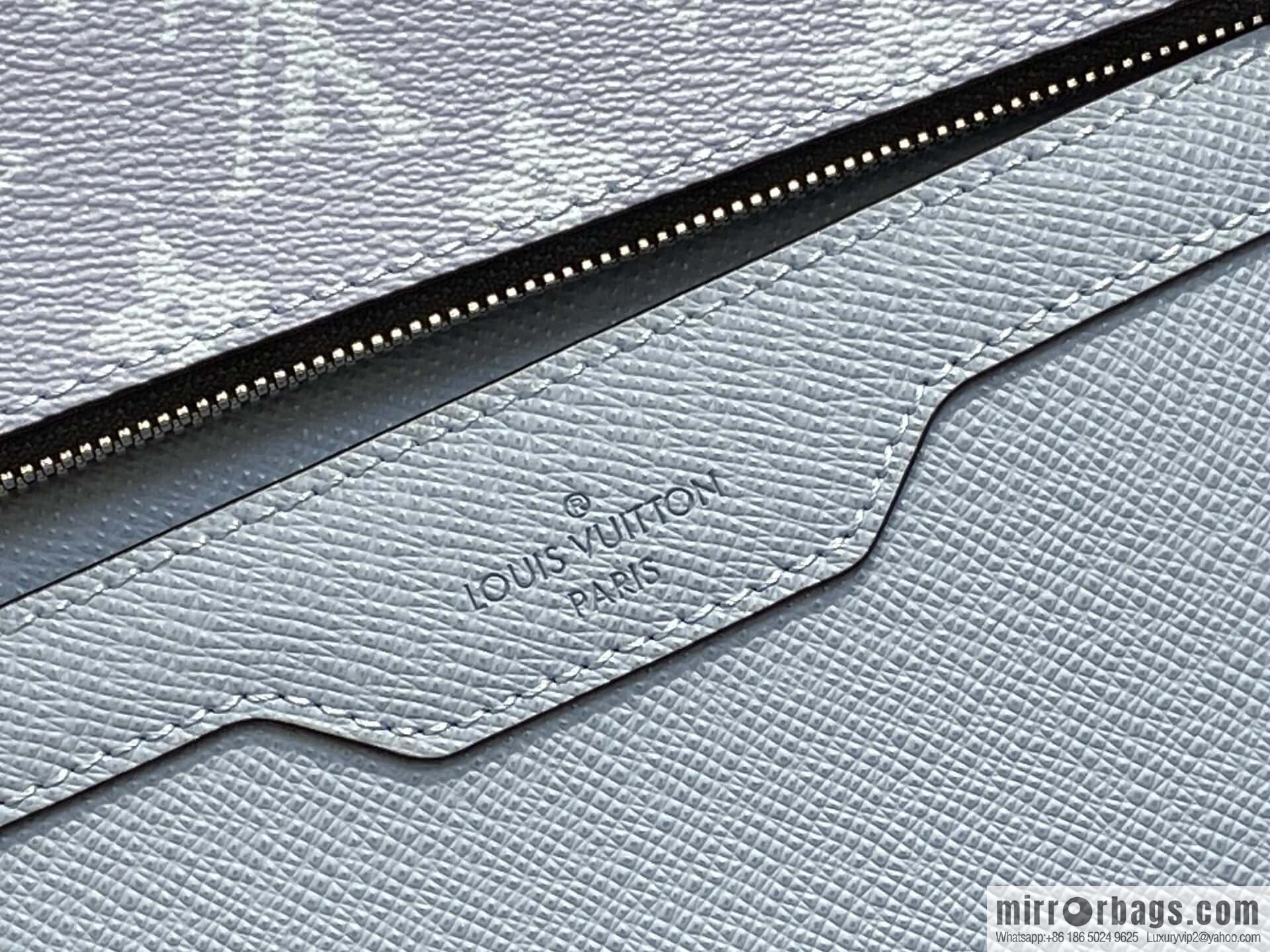 [Boutique‑grade] M14069 light blue, men's bag messenger bag three-piece TRIO messenger bag