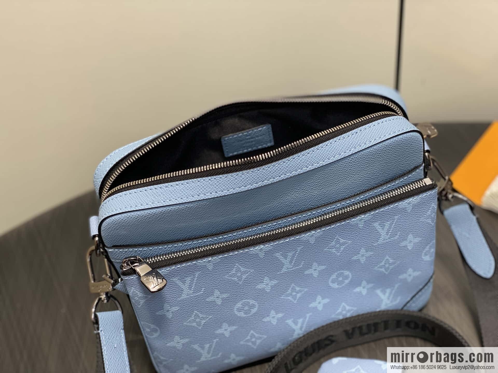 [Boutique‑grade] M14069 light blue, men's bag messenger bag three-piece TRIO messenger bag