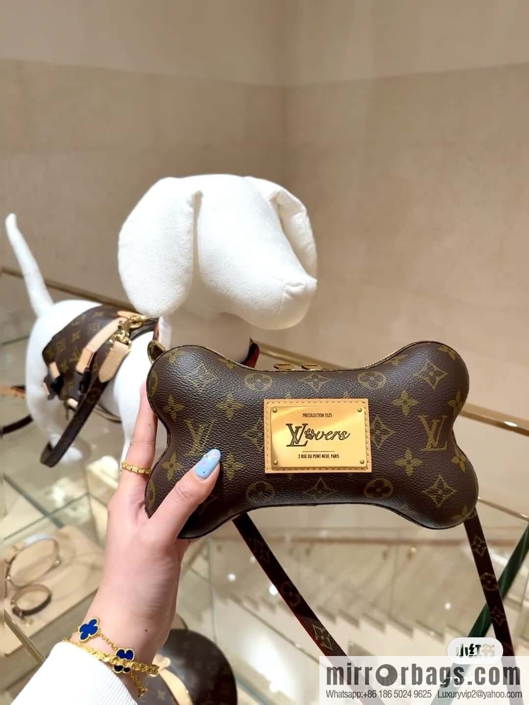 [Boutique‑grade] M12615 presbyopia, bone bag BONE mini handbag Bone mini handbag