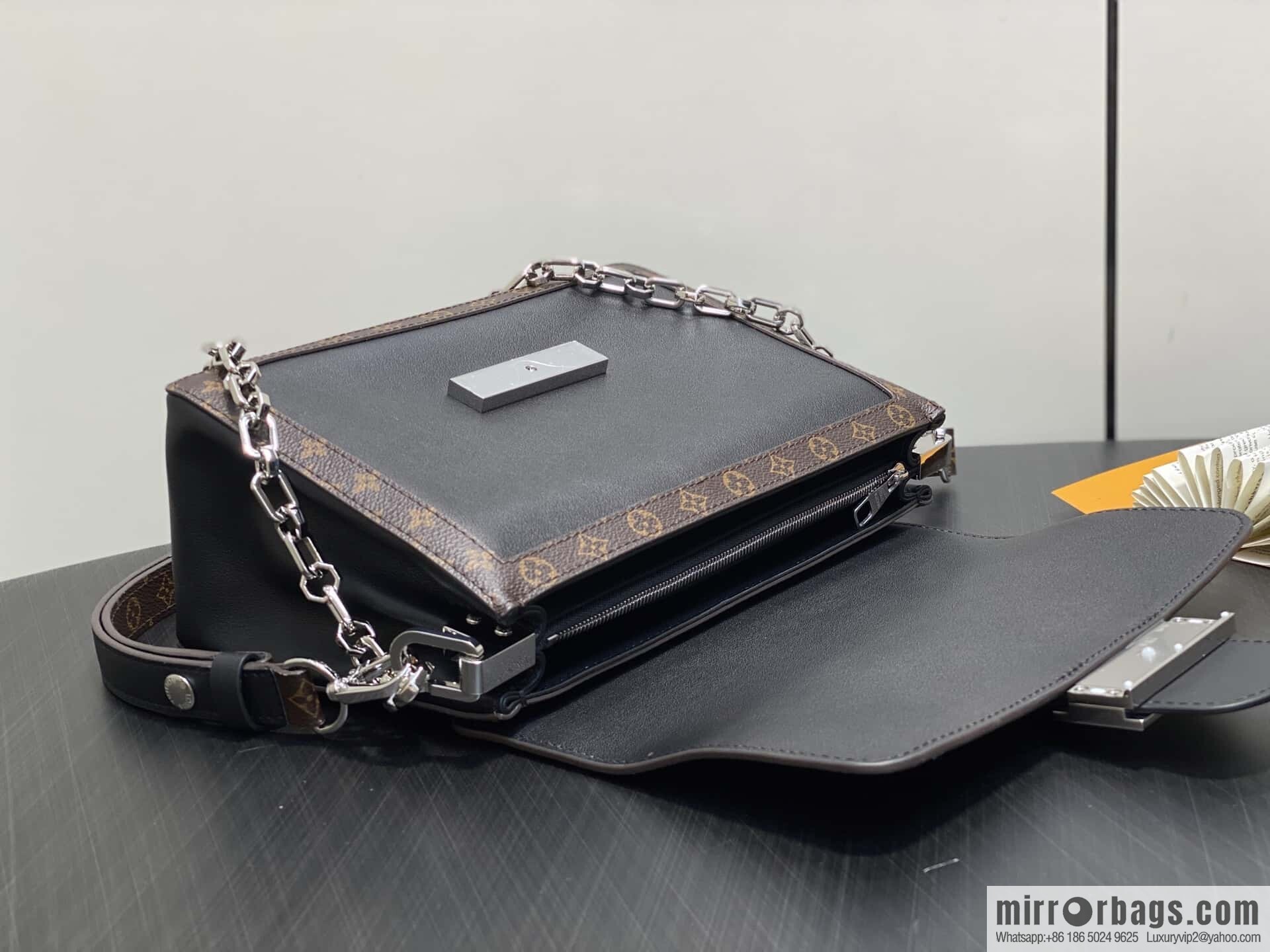[Boutique‑grade] M13450 presbyopia black, full leather Daphne DAUPHINE SOFT medium handbag