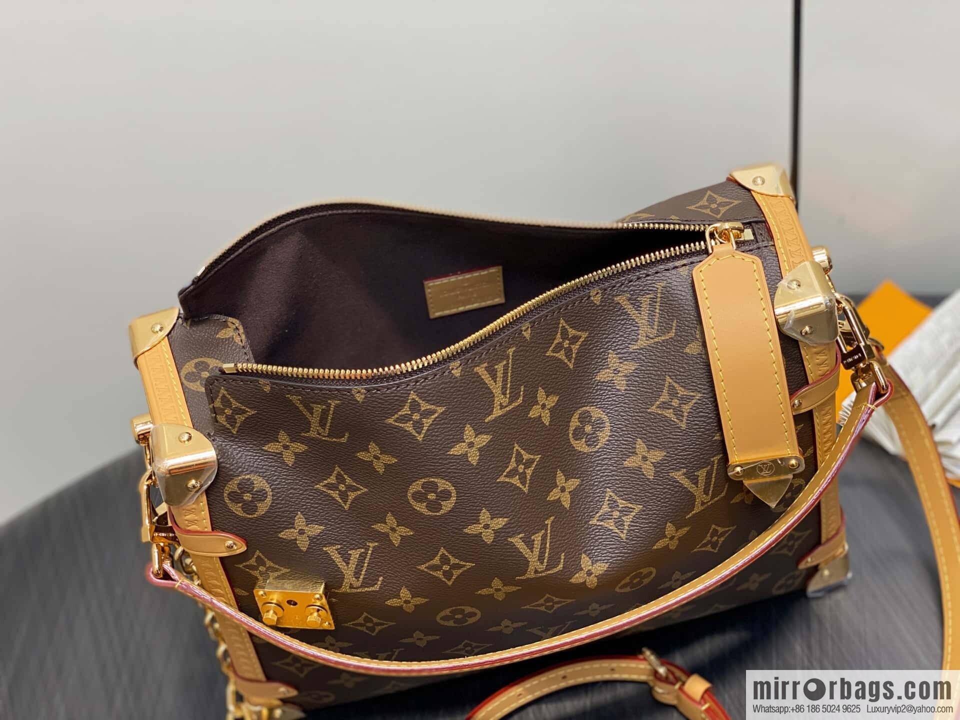[Boutique‑grade] M14513 presbyopia, soft box chain bag SIDE TRUNK large handbag