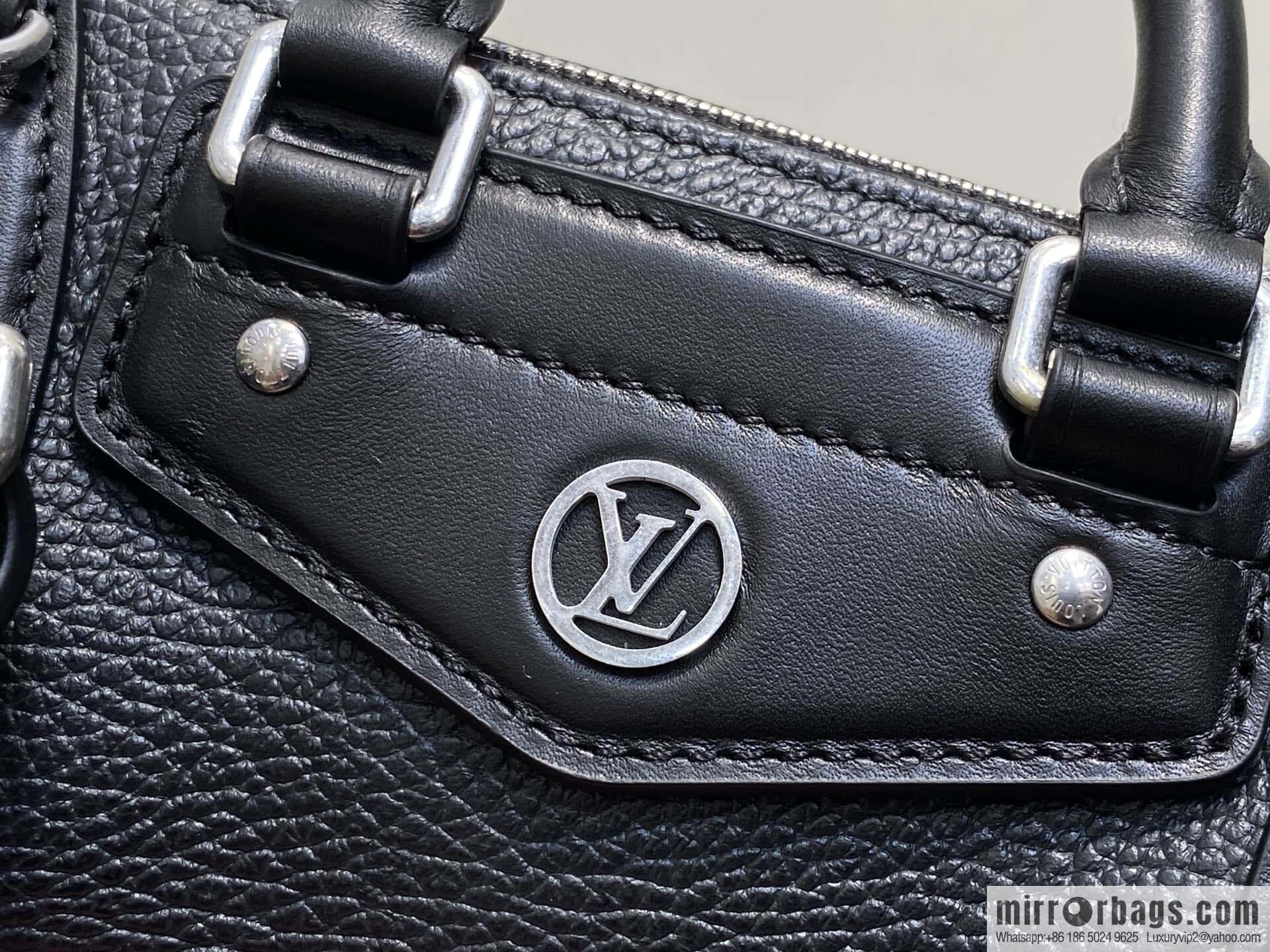 [Boutique‑grade] M14623 black, full leather locomotive bag NANO LV BIKER handbag