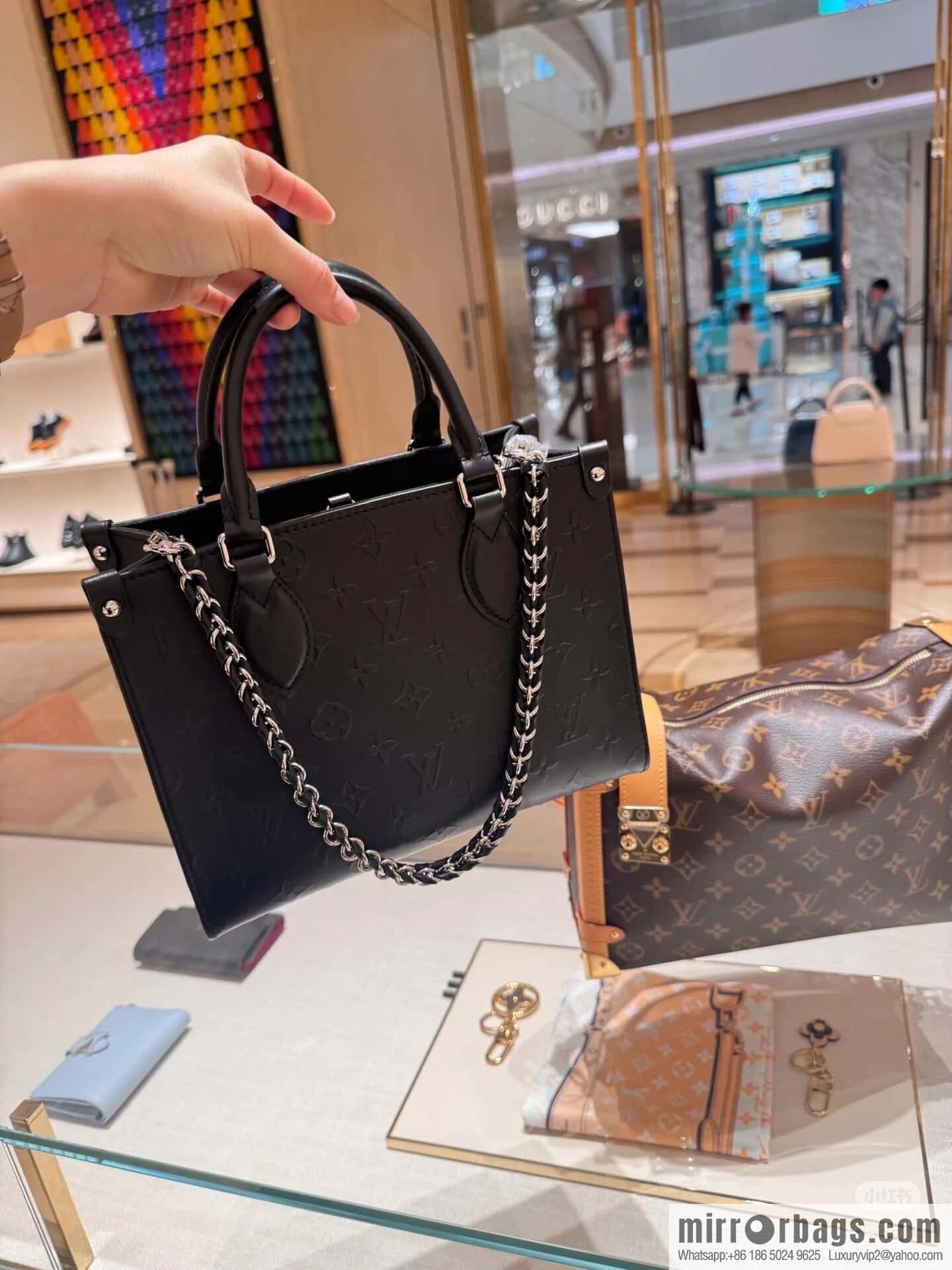 [Boutique‑grade] M13576 black, full leather square bag ONTHEGO small handbag