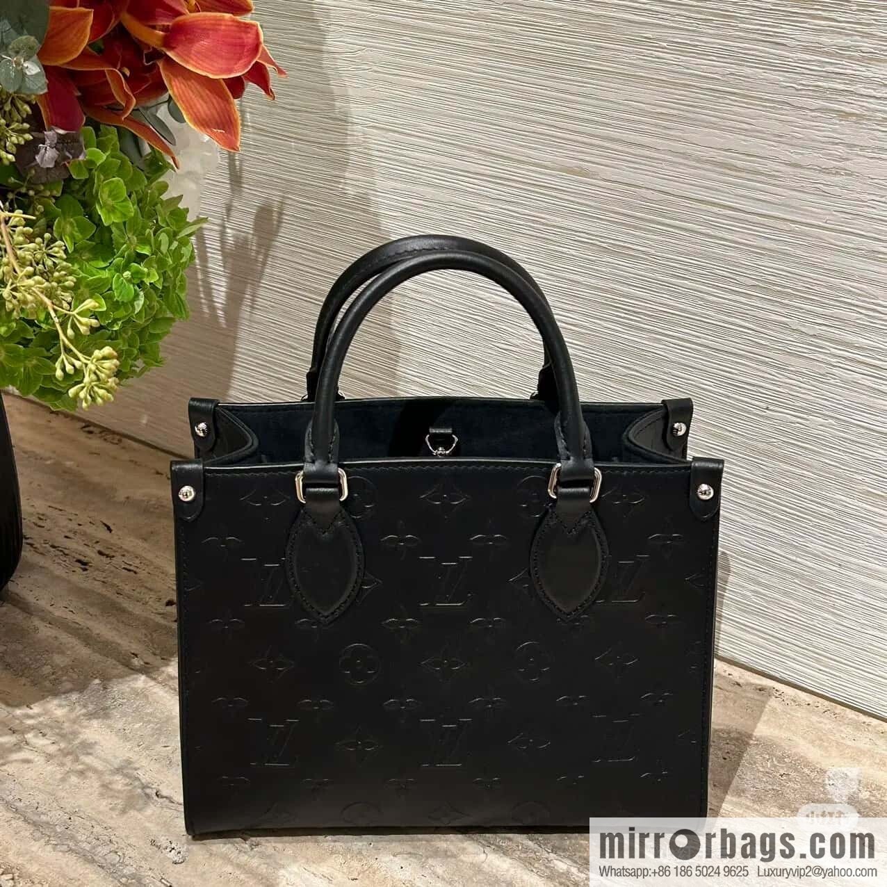 [Boutique‑grade] M13576 black, full leather square bag ONTHEGO small handbag