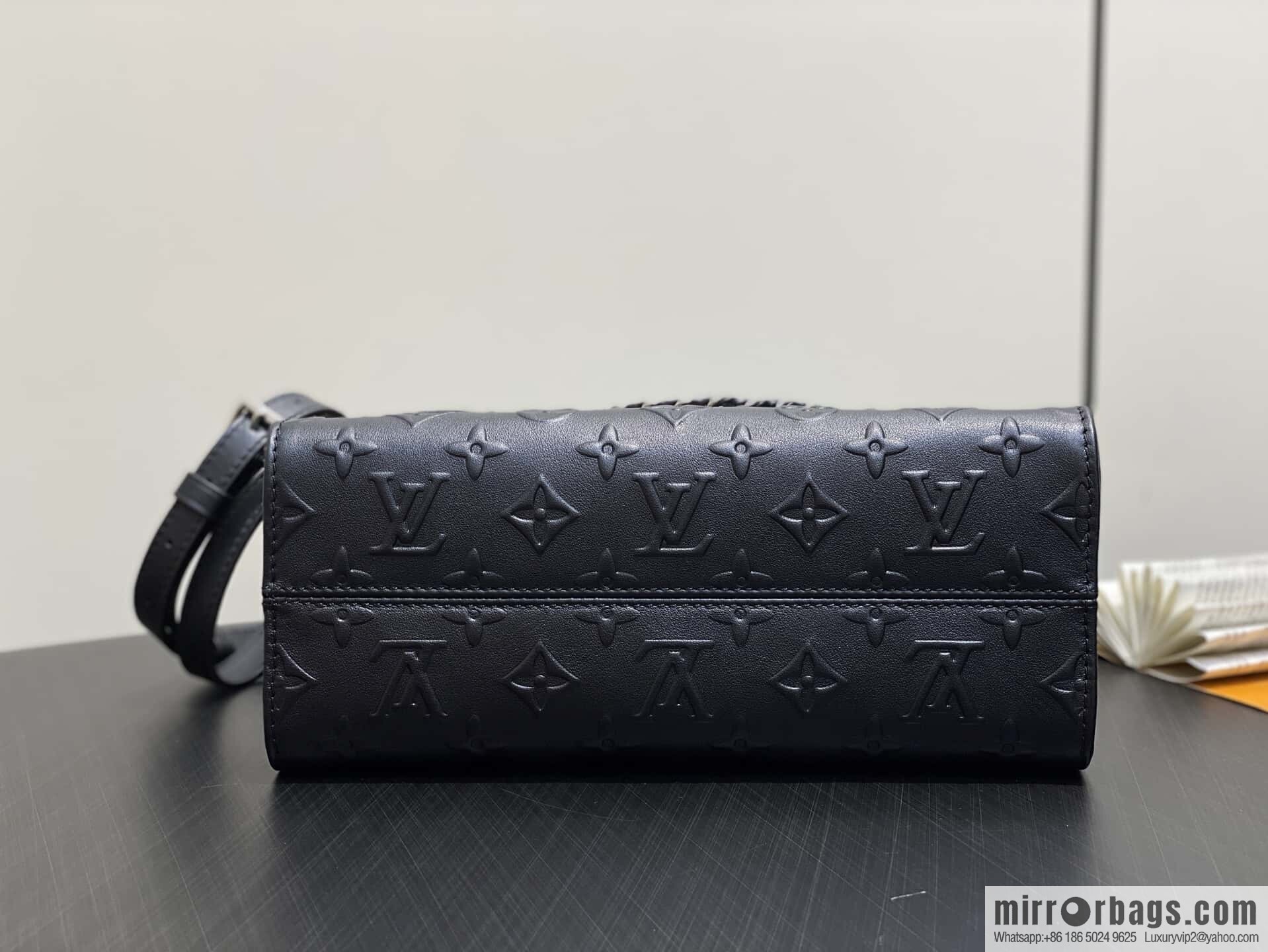 [Boutique‑grade] M13576 black, full leather square bag ONTHEGO small handbag