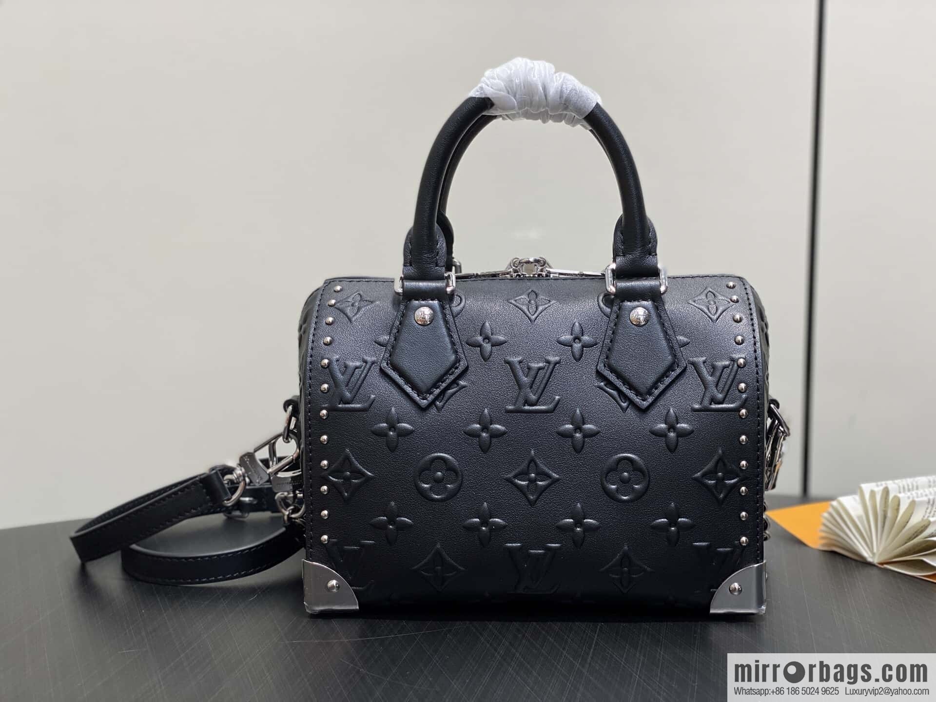 [Boutique‑grade] M14575 black, full leather speedy pillow bag SPEEDY TRUNK 20 handbag