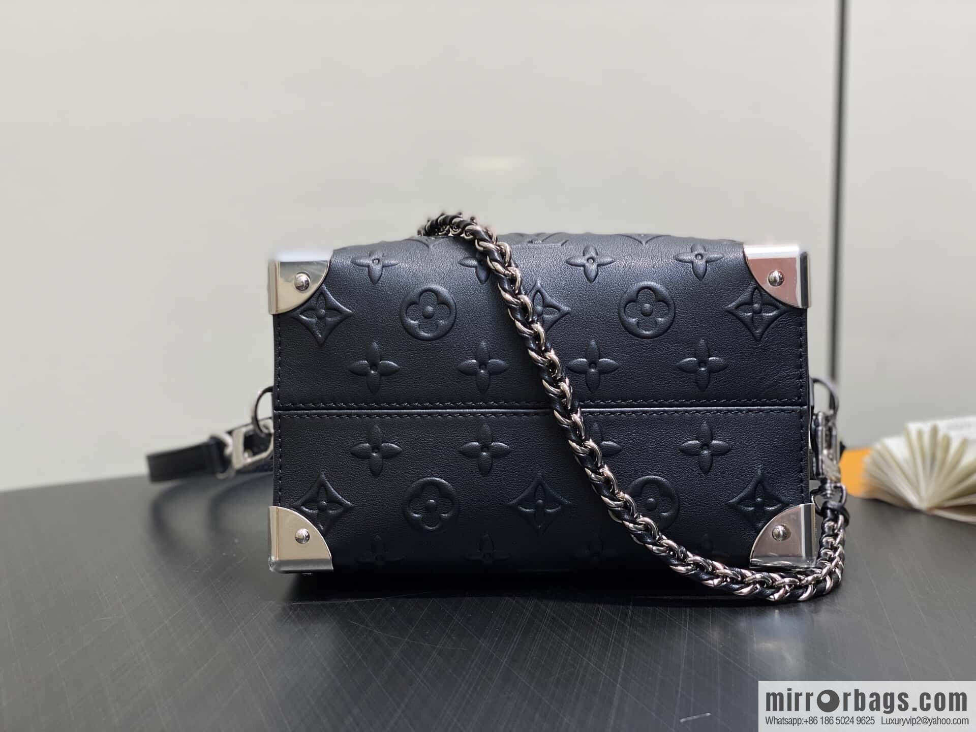 [Boutique‑grade] M14575 black, full leather speedy pillow bag SPEEDY TRUNK 20 handbag