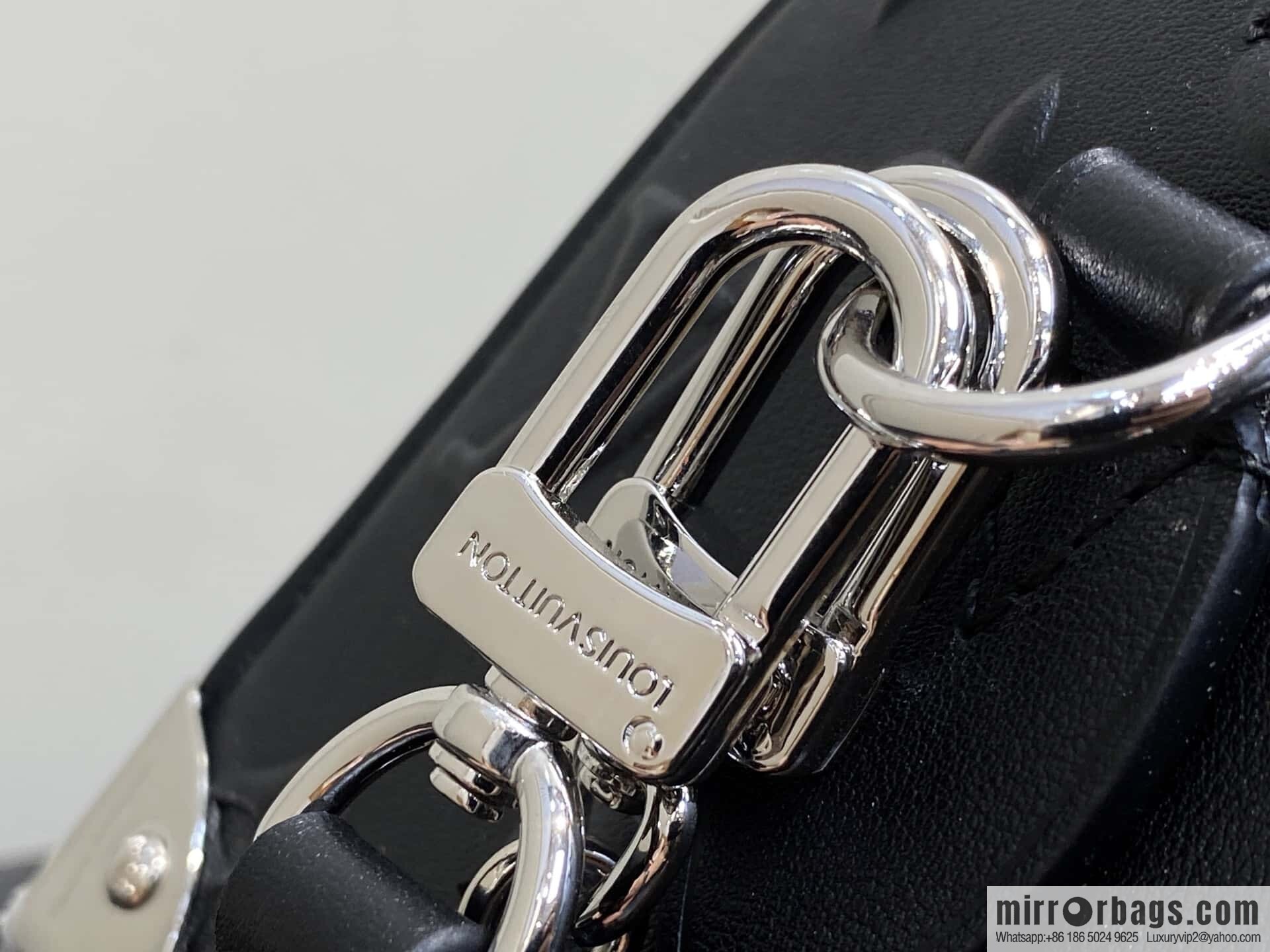 [Boutique‑grade] M14575 black, full leather speedy pillow bag SPEEDY TRUNK 20 handbag