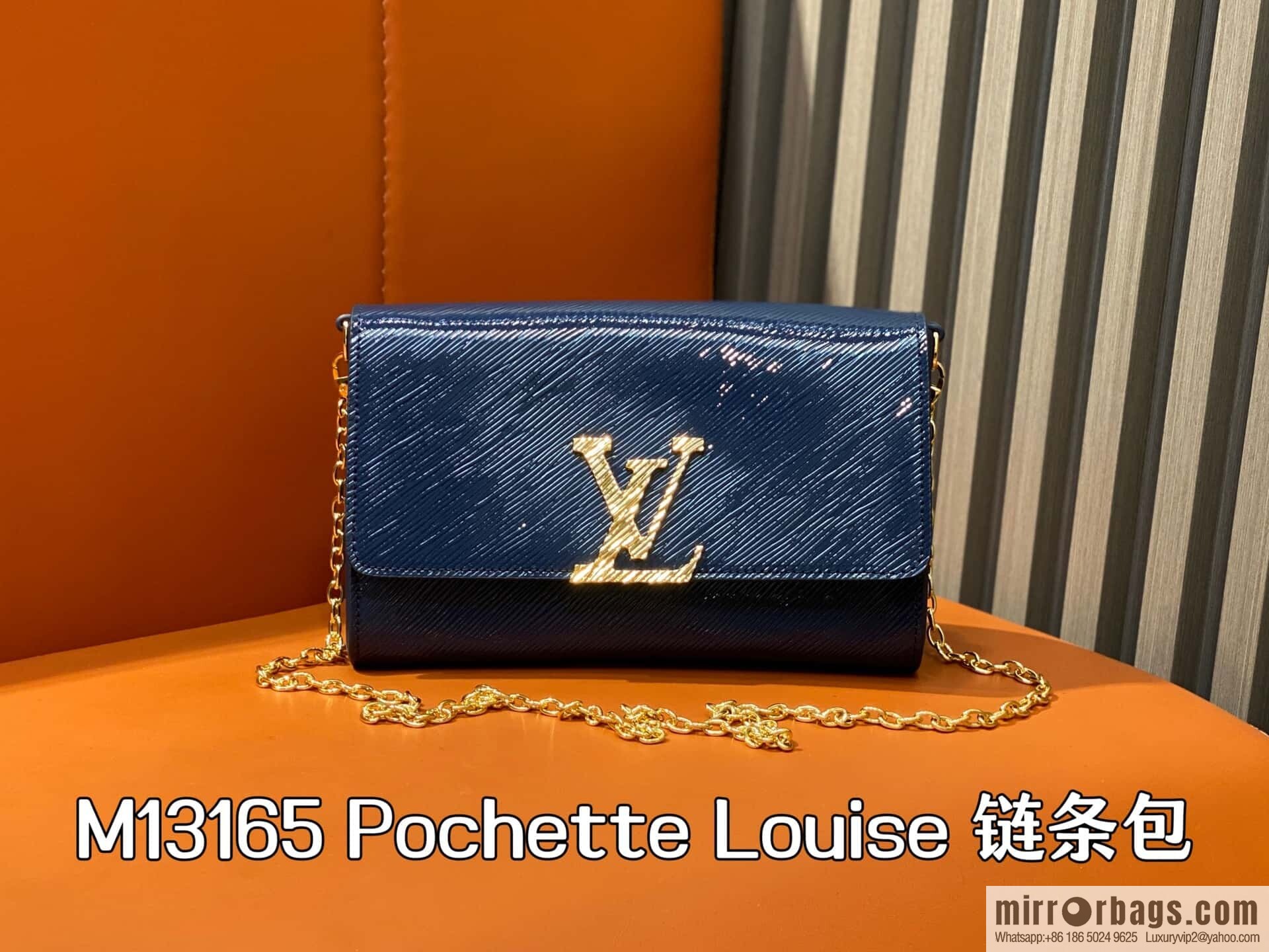 [Boutique‑grade] M13165 blue patent leather water ripple, chain bag sbwPochette Louise chain bag