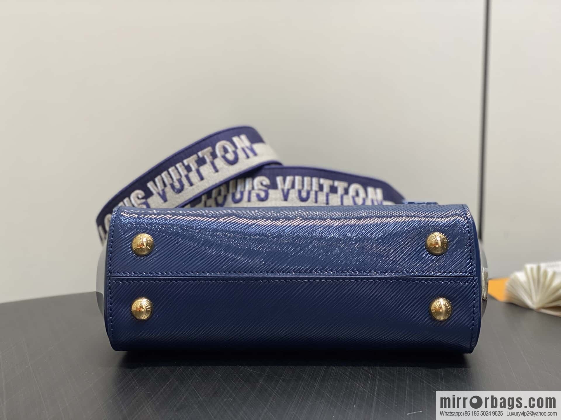 [Boutique‑grade] M59134 blue patent leather, water ripple handbag series CLUNY BB handbag