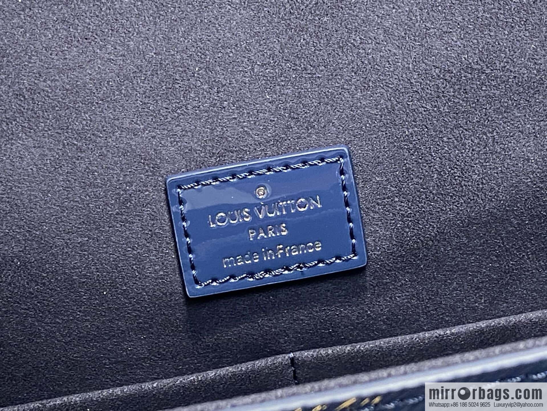 [Boutique‑grade] M59134 blue patent leather, water ripple handbag series CLUNY BB handbag
