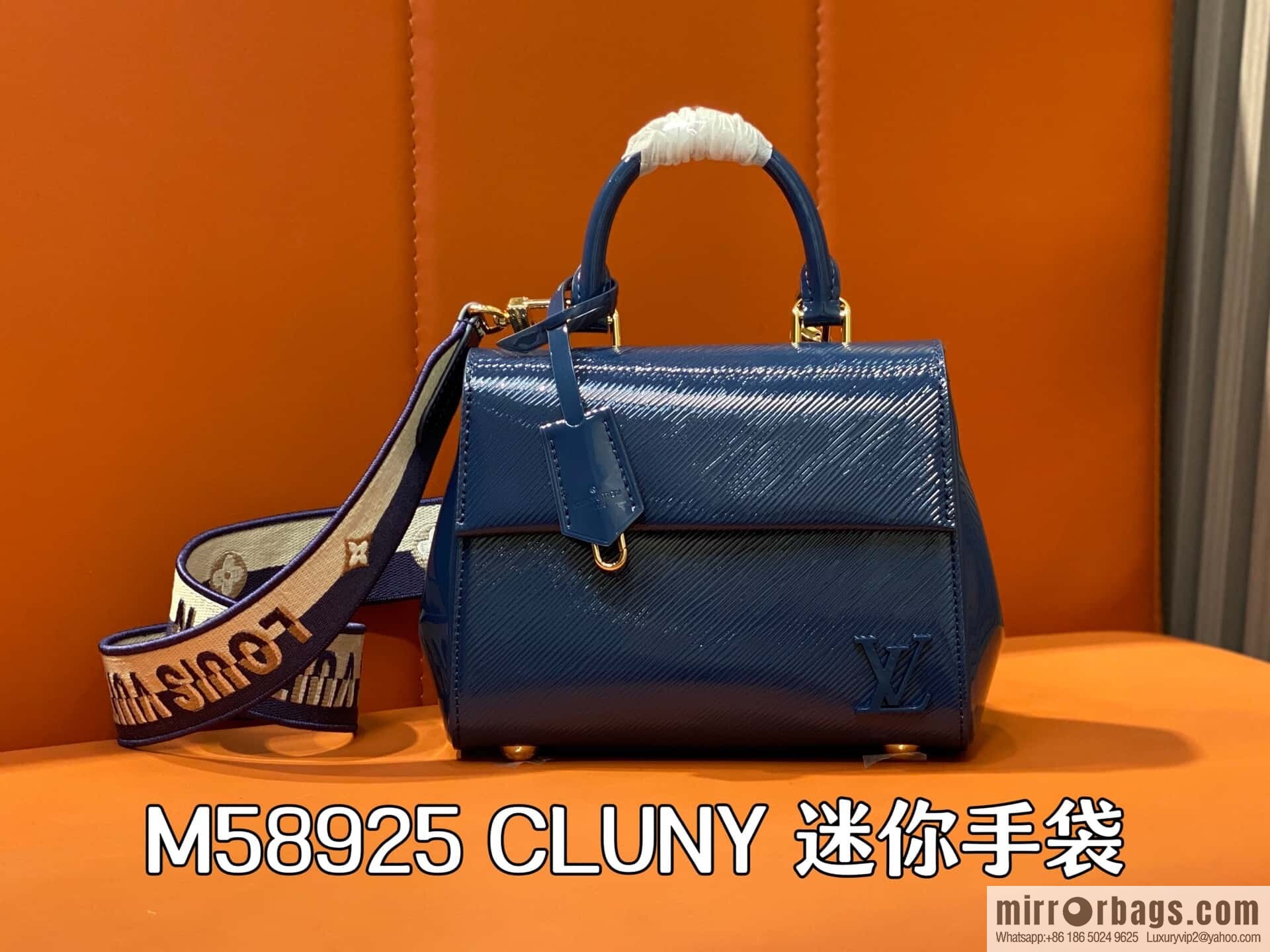 [Boutique‑grade] M58925 blue patent leather, water ripple handbag series CLUNY mini handbag
