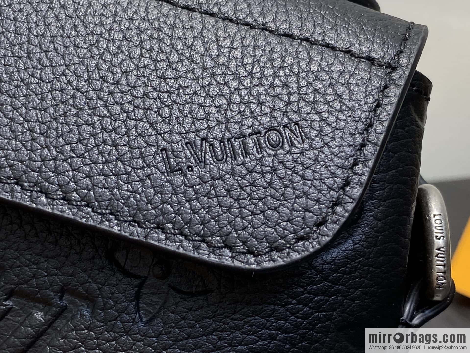 [Boutique‑grade] M13888 black, full leather embossed men's bag mini messenger bag Steamer East West mini handbag