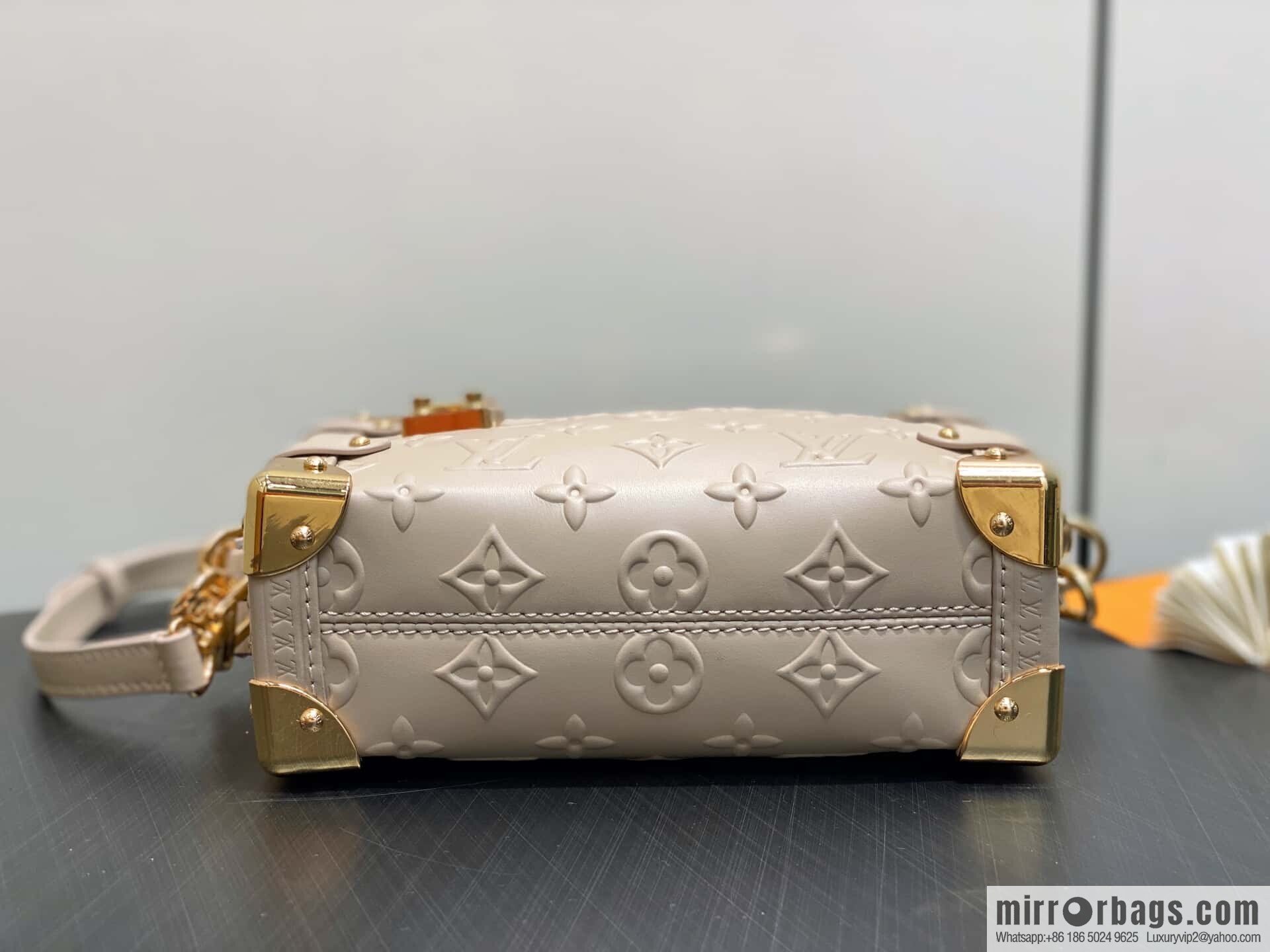 [Boutique‑grade] M14571 cream apricot, full leather soft box bag Side Trunk small handbag