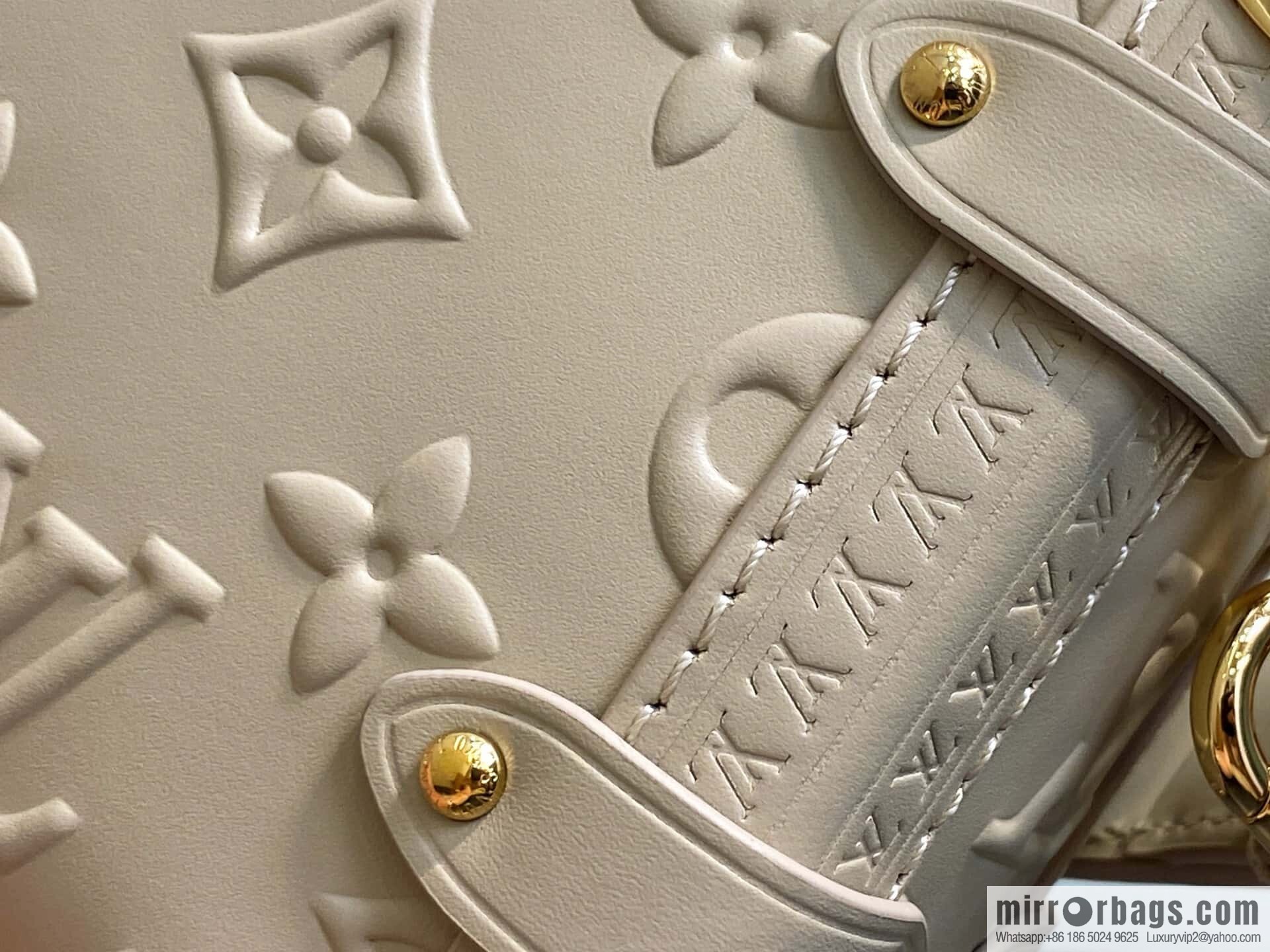 [Boutique‑grade] M14571 cream apricot, full leather soft box bag Side Trunk small handbag