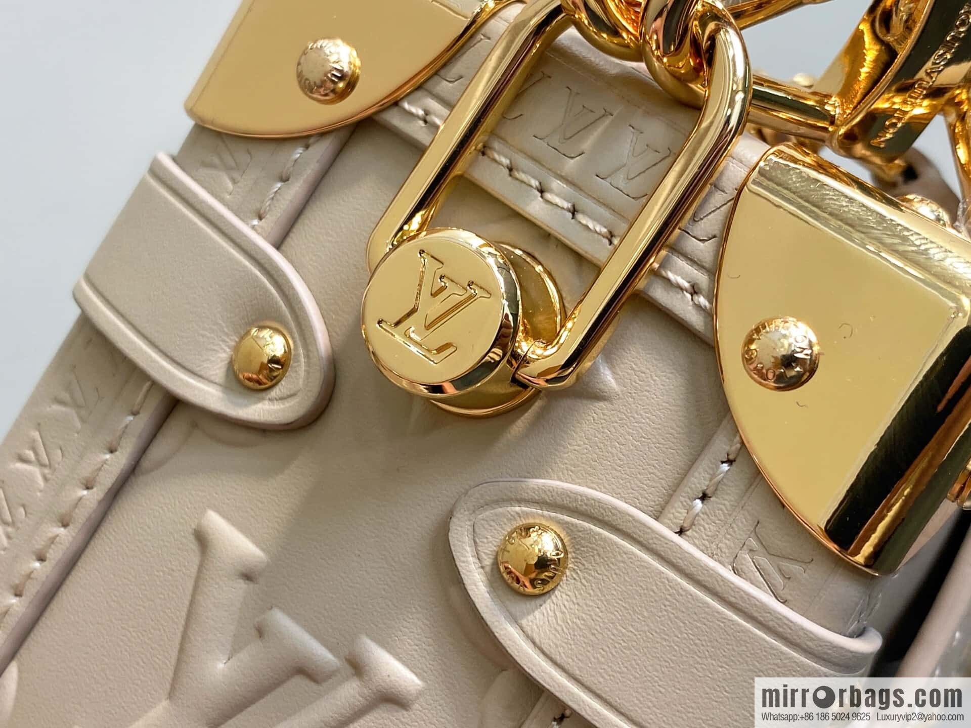 [Boutique‑grade] M14571 cream apricot, full leather soft box bag Side Trunk small handbag