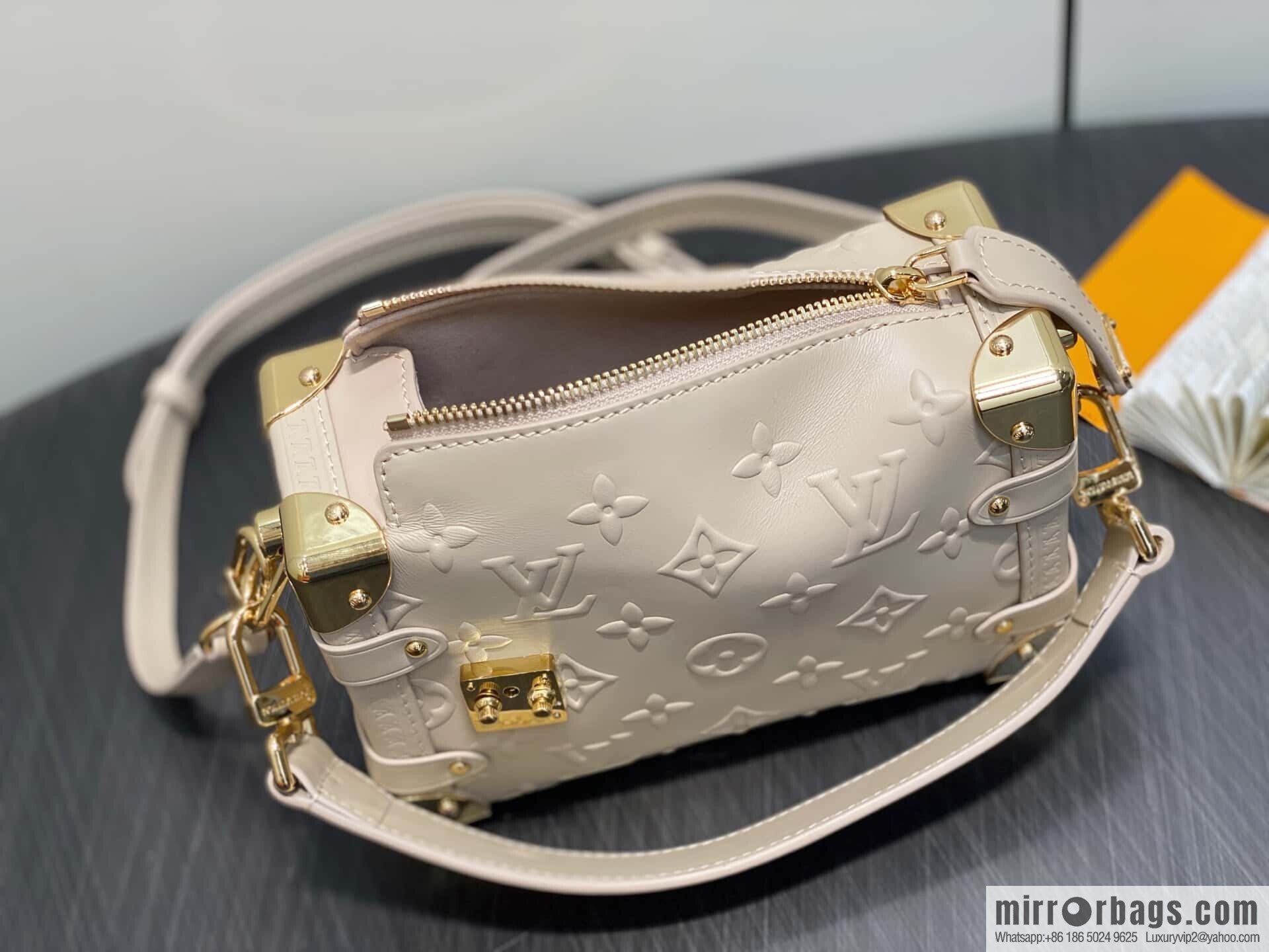 [Boutique‑grade] M14571 cream apricot, full leather soft box bag Side Trunk small handbag