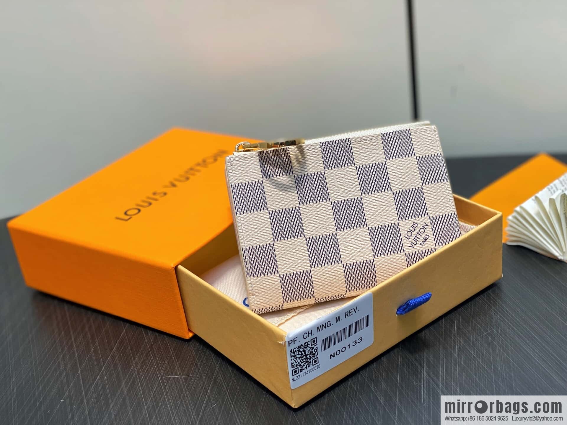 [Boutique‑grade] N00133 white grid pink, wallet 20% off change bag wallet Portefeuille Lisa wallet