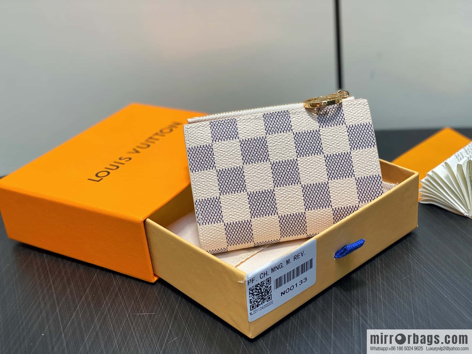 [Boutique‑grade] N00133 white grid pink, wallet 20% off change bag wallet Portefeuille Lisa wallet