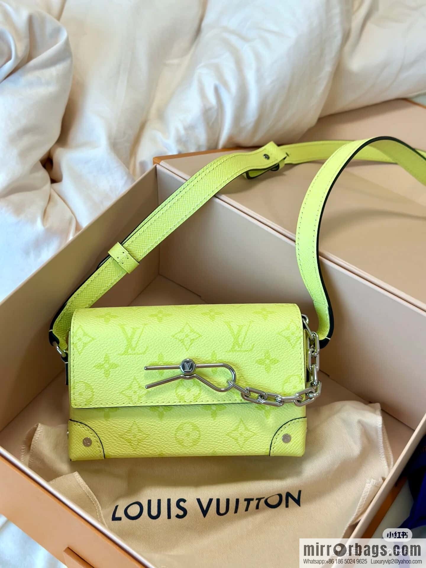 [Boutique‑grade] M14117 lemon yellow, men's bag mini mailman bag Steamer mini handbag