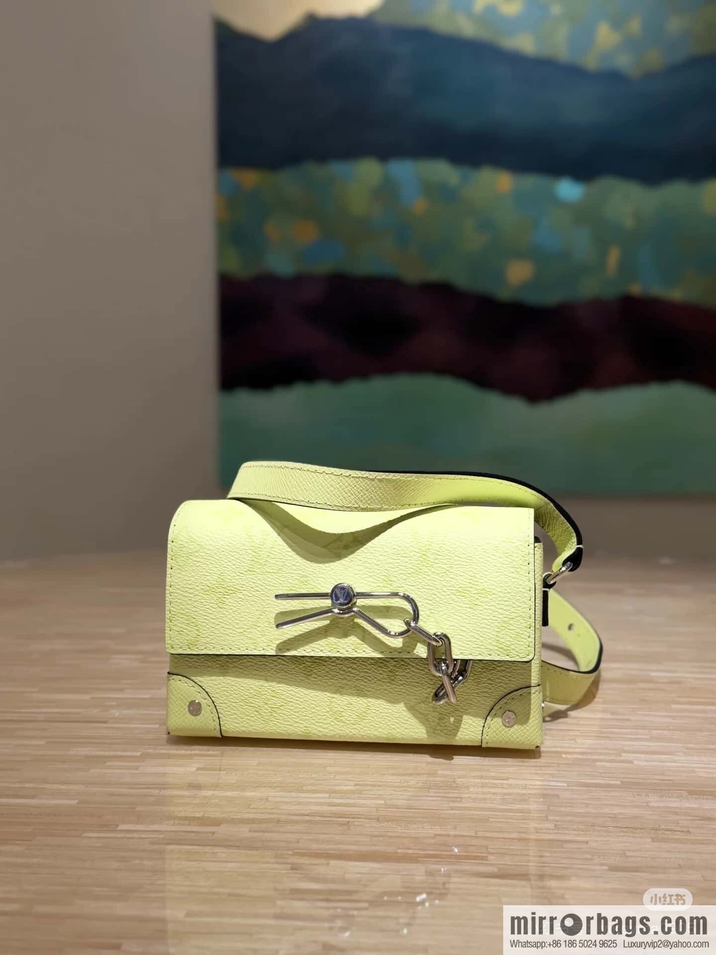 [Boutique‑grade] M14117 lemon yellow, men's bag mini mailman bag Steamer mini handbag