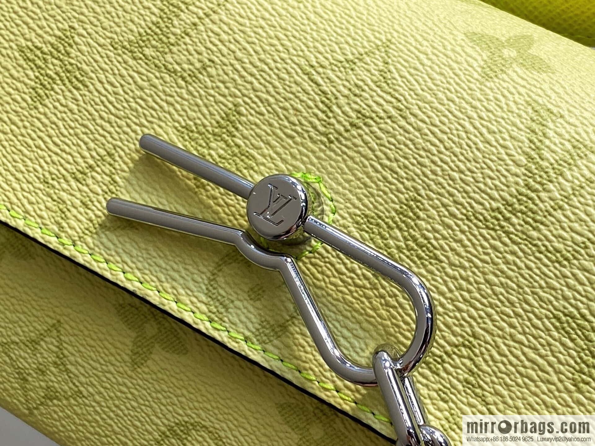 [Boutique‑grade] M14117 lemon yellow, men's bag mini mailman bag Steamer mini handbag